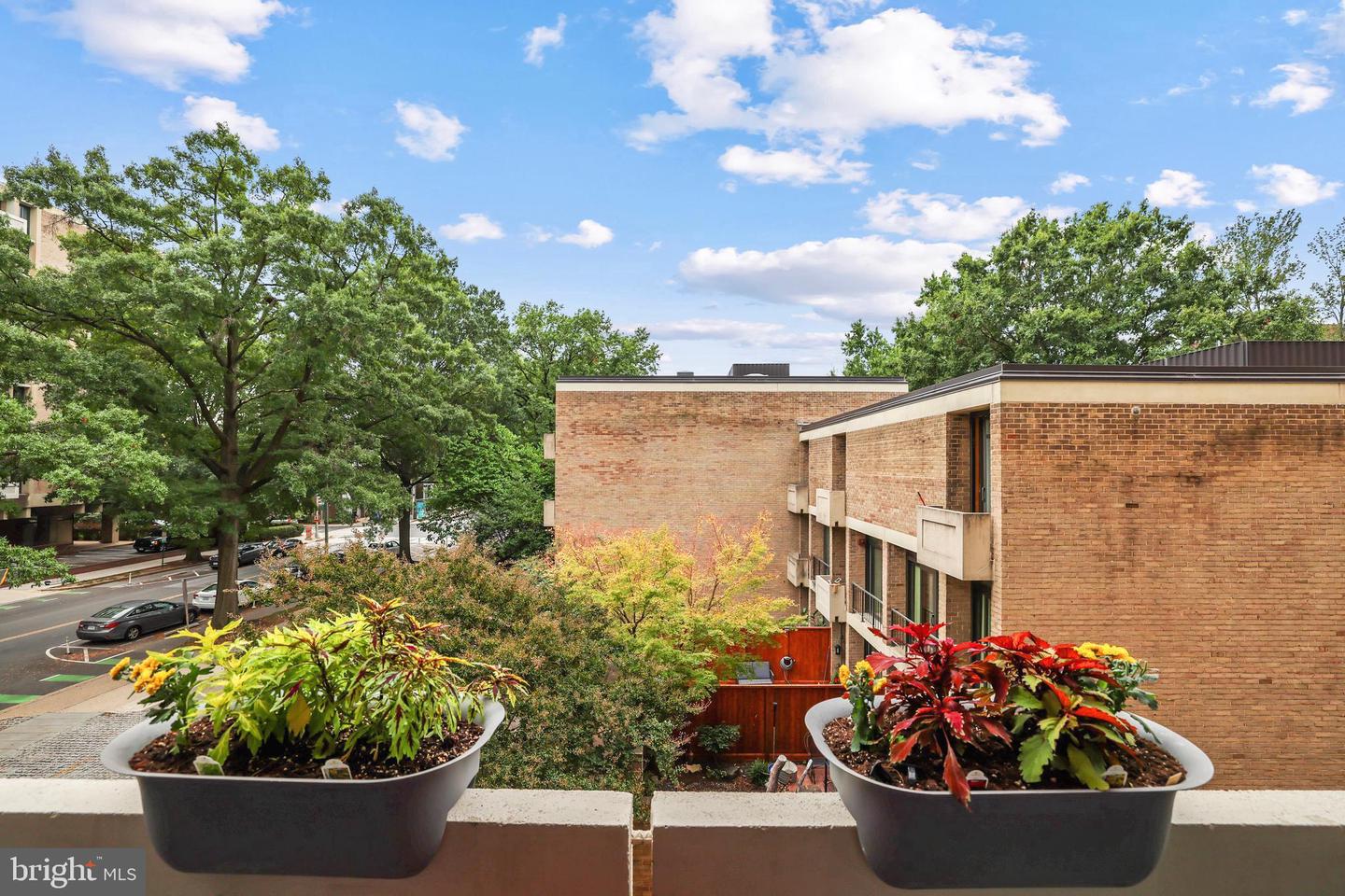 1245 4TH ST SW #E106, WASHINGTON, District Of Columbia 20024, 1 Bedroom Bedrooms, 4 Rooms Rooms,1 BathroomBathrooms,Residential,For sale,1245 4TH ST SW #E106,DCDC2225478 MLS # DCDC2225478