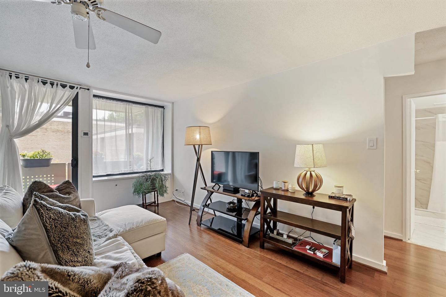 1245 4TH ST SW #E106, WASHINGTON, District Of Columbia 20024, 1 Bedroom Bedrooms, 4 Rooms Rooms,1 BathroomBathrooms,Residential,For sale,1245 4TH ST SW #E106,DCDC2225478 MLS # DCDC2225478