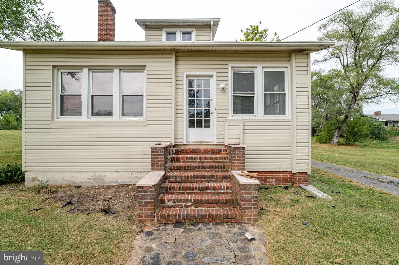 9571 TOWN HALL ROAD, MCGAHEYSVILLE, Virginia 22840, 4 Bedrooms Bedrooms, ,1 BathroomBathrooms,Residential,For sale,9571 TOWN HALL ROAD,VARO2002630 MLS # VARO2002630