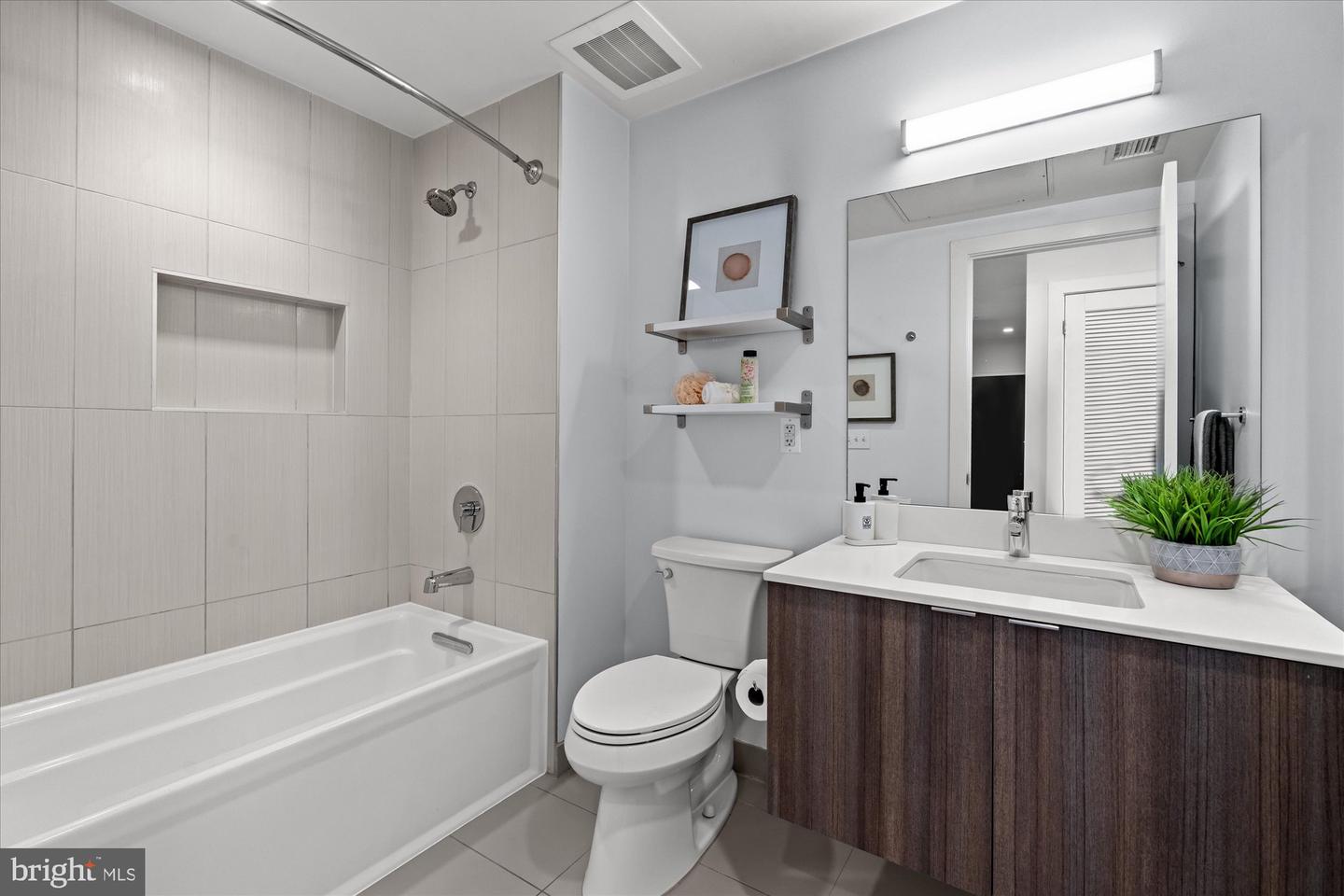 911 2ND ST NE #505, WASHINGTON, District Of Columbia 20002, 2 Bedrooms Bedrooms, ,1 BathroomBathrooms,Residential,For sale,911 2ND ST NE #505,DCDC2225510 MLS # DCDC2225510