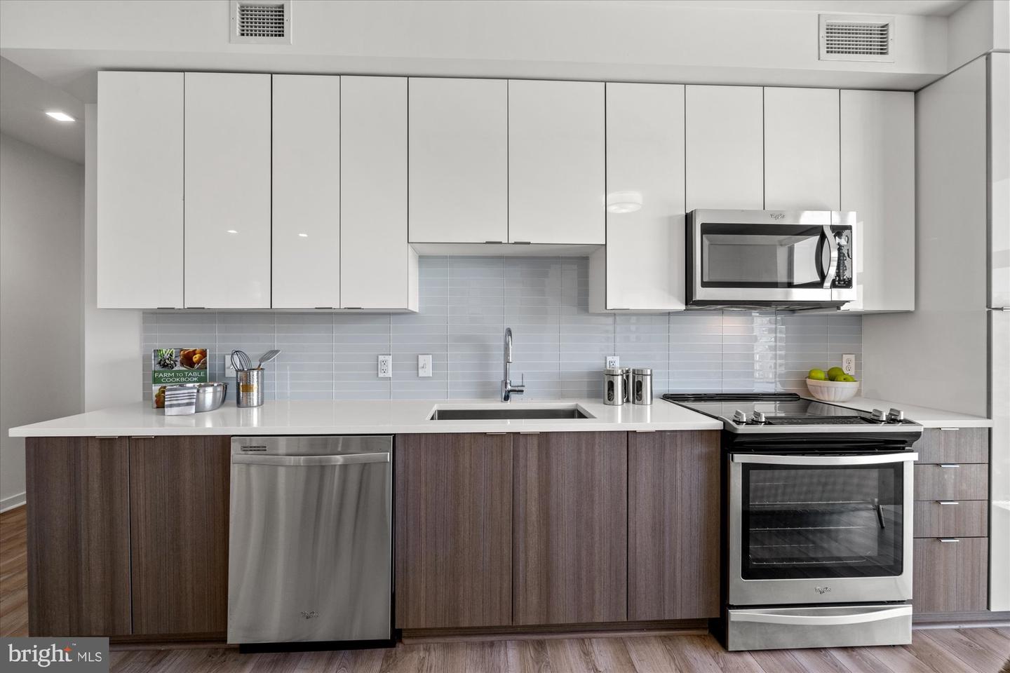 911 2ND ST NE #505, WASHINGTON, District Of Columbia 20002, 2 Bedrooms Bedrooms, ,1 BathroomBathrooms,Residential,For sale,911 2ND ST NE #505,DCDC2225510 MLS # DCDC2225510