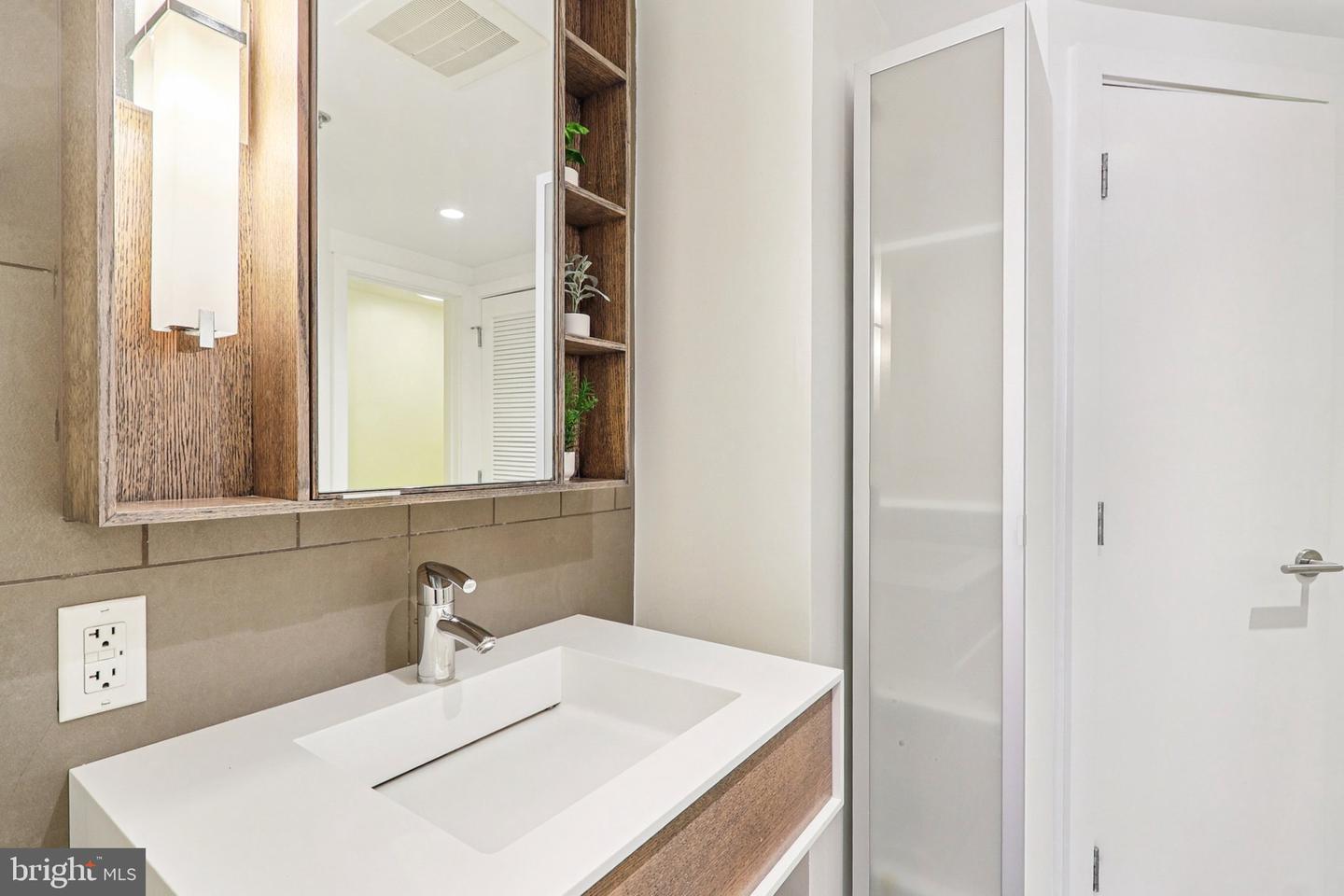 1515 15TH ST NW #406, WASHINGTON, District Of Columbia 20005, 1 Bedroom Bedrooms, ,1 BathroomBathrooms,Residential,For sale,1515 15TH ST NW #406,DCDC2225514 MLS # DCDC2225514