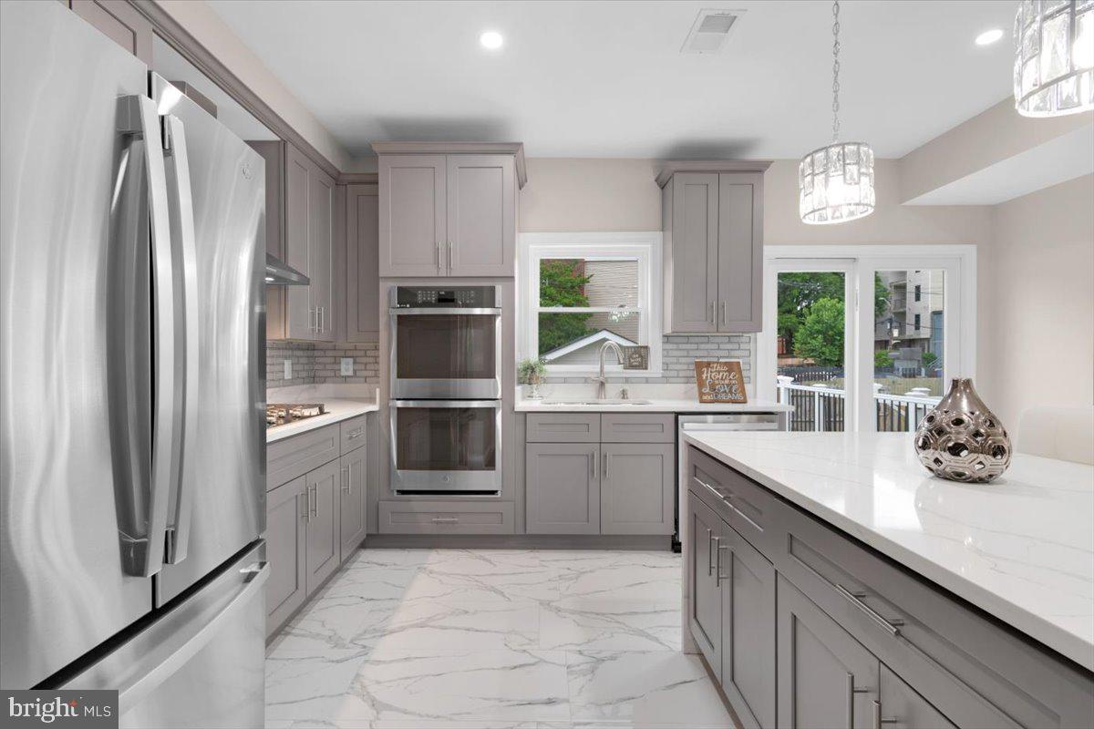 5521 4TH ST NW, WASHINGTON, District Of Columbia 20011, 5 Bedrooms Bedrooms, ,3 BathroomsBathrooms,Residential,For sale,5521 4TH ST NW,DCDC2225516 MLS # DCDC2225516