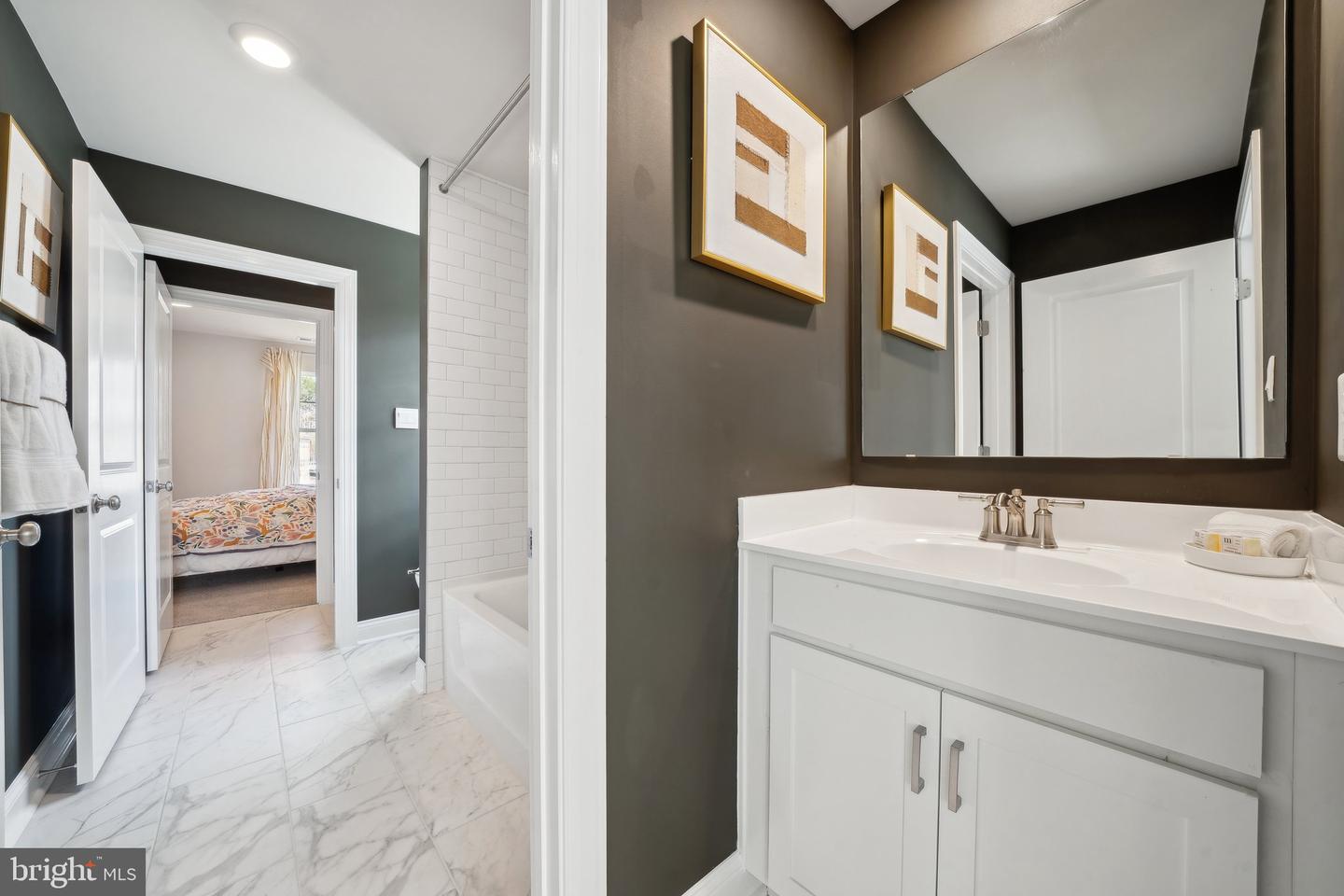 112 WHISPERING OAKS DR, STAUNTON, Virginia 24401, 5 Bedrooms Bedrooms, ,4 BathroomsBathrooms,Residential,For sale,112 WHISPERING OAKS DR,VAAG2002678 MLS # VAAG2002678