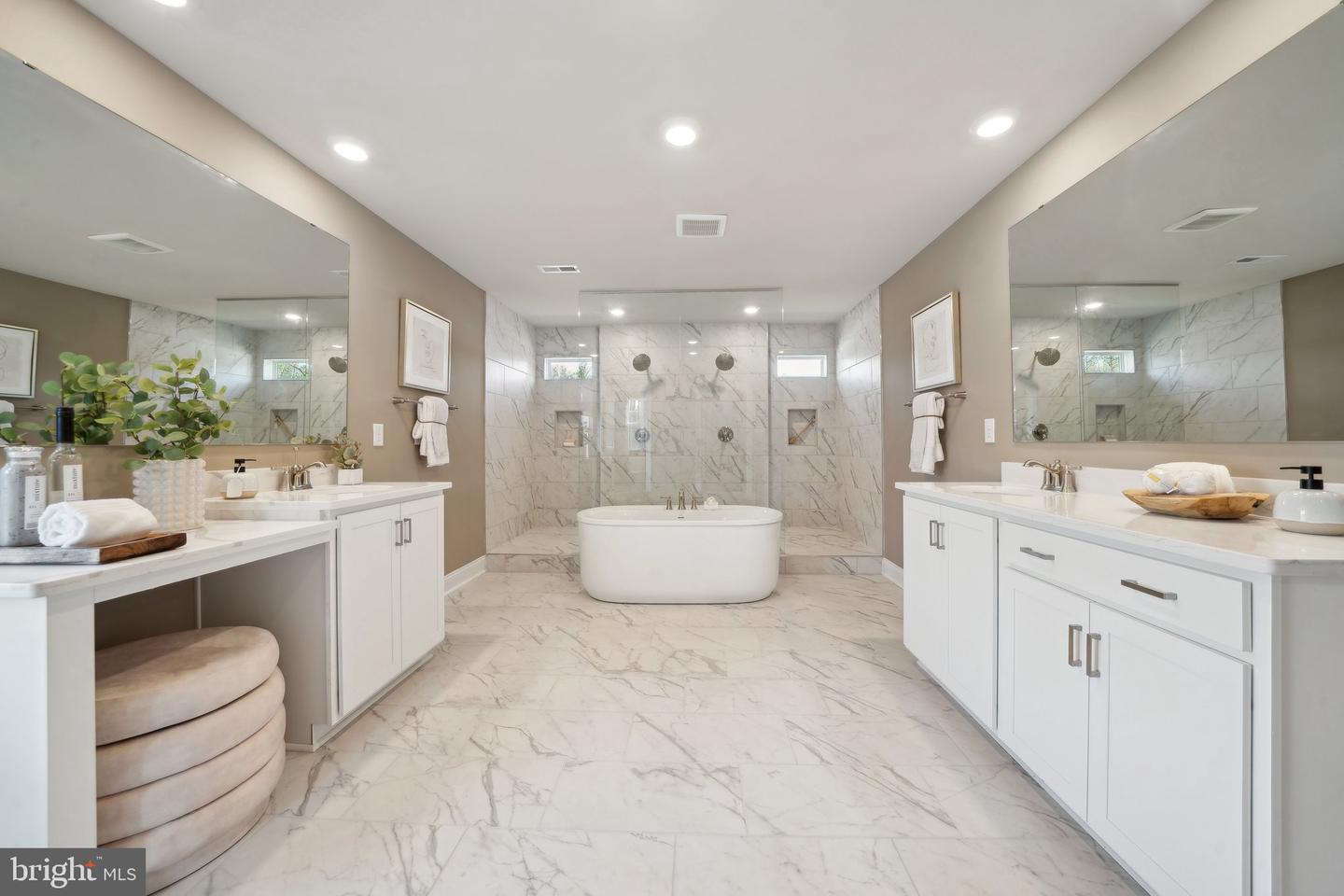 112 WHISPERING OAKS DR, STAUNTON, Virginia 24401, 5 Bedrooms Bedrooms, ,4 BathroomsBathrooms,Residential,For sale,112 WHISPERING OAKS DR,VAAG2002678 MLS # VAAG2002678