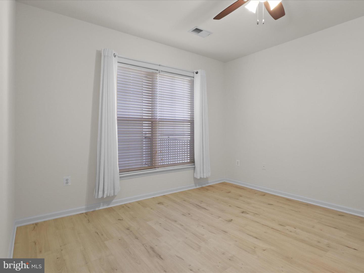 3820 LIGHTFOOT ST #214, CHANTILLY, Virginia 20151, 2 Bedrooms Bedrooms, ,1 BathroomBathrooms,Residential,For sale,3820 LIGHTFOOT ST #214,VAFX2272744 MLS # VAFX2272744