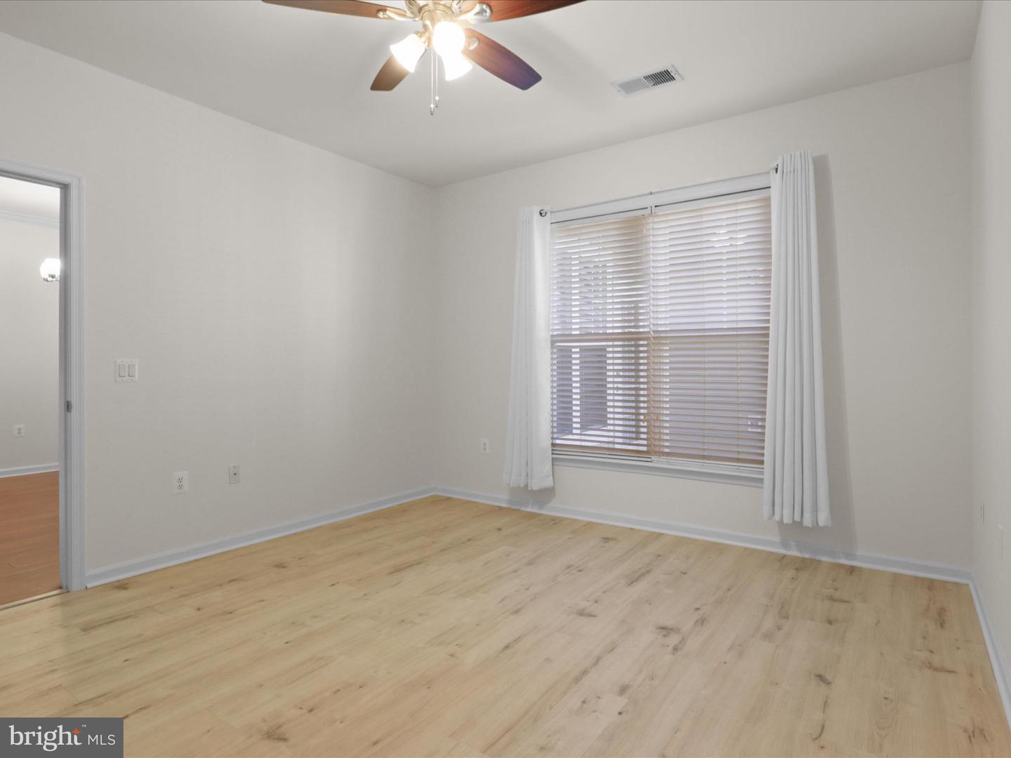 3820 LIGHTFOOT ST #214, CHANTILLY, Virginia 20151, 2 Bedrooms Bedrooms, ,1 BathroomBathrooms,Residential,For sale,3820 LIGHTFOOT ST #214,VAFX2272744 MLS # VAFX2272744