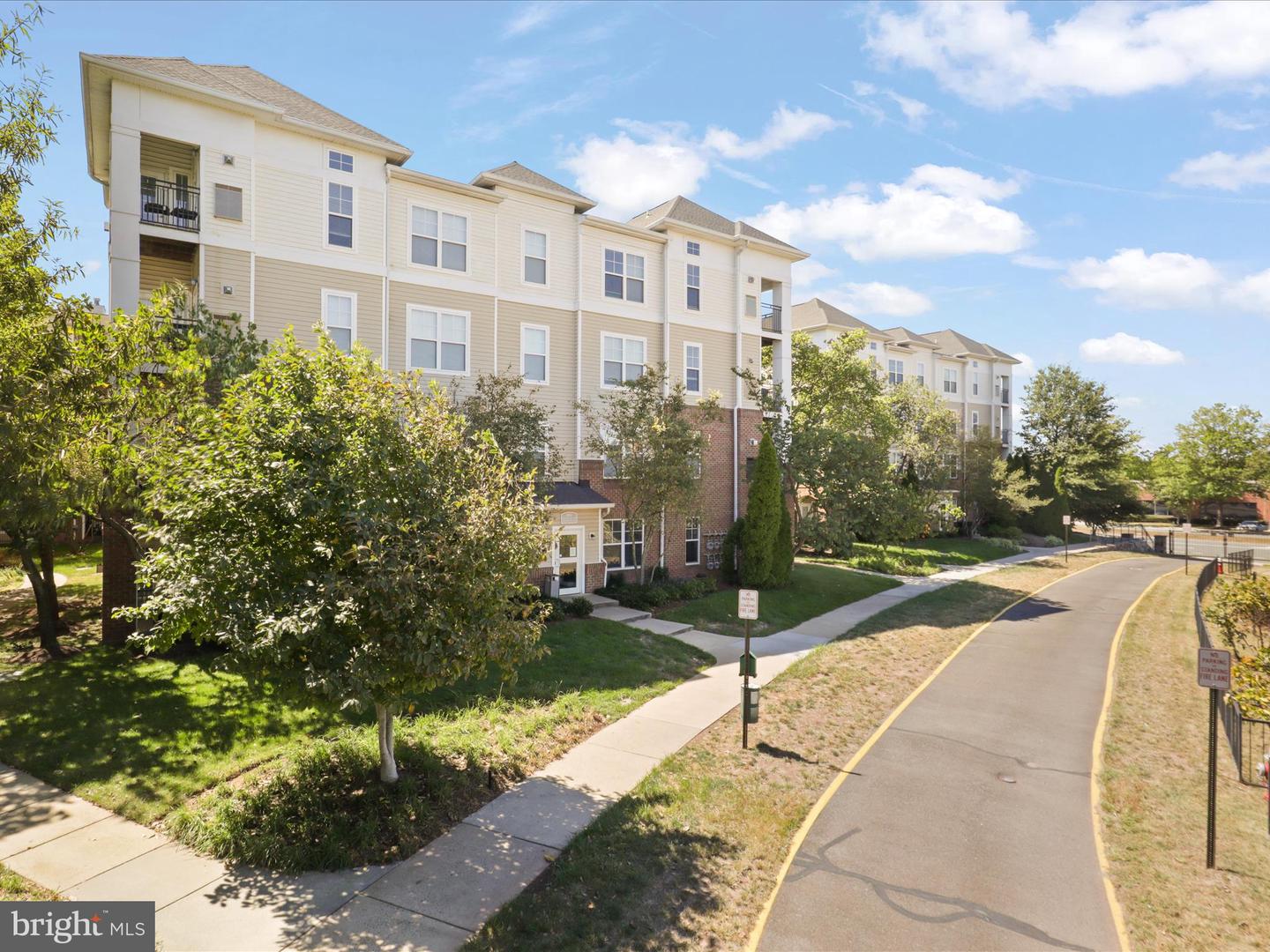 3820 LIGHTFOOT ST #214, CHANTILLY, Virginia 20151, 2 Bedrooms Bedrooms, ,1 BathroomBathrooms,Residential,For sale,3820 LIGHTFOOT ST #214,VAFX2272744 MLS # VAFX2272744