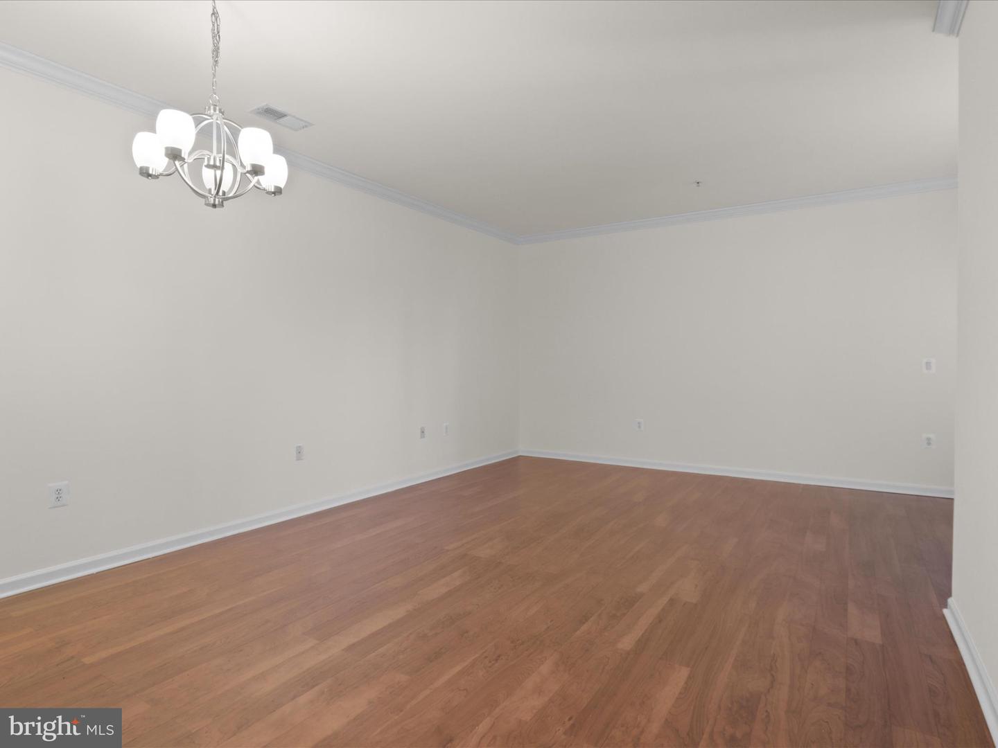 3820 LIGHTFOOT ST #214, CHANTILLY, Virginia 20151, 2 Bedrooms Bedrooms, ,1 BathroomBathrooms,Residential,For sale,3820 LIGHTFOOT ST #214,VAFX2272744 MLS # VAFX2272744
