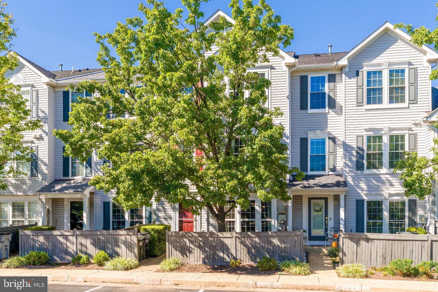 9305 GOOSEBERRY DR, MANASSAS, Virginia 20110, 3 Bedrooms Bedrooms, ,2 BathroomsBathrooms,Residential,For sale,9305 GOOSEBERRY DR,VAMN2009448 MLS # VAMN2009448