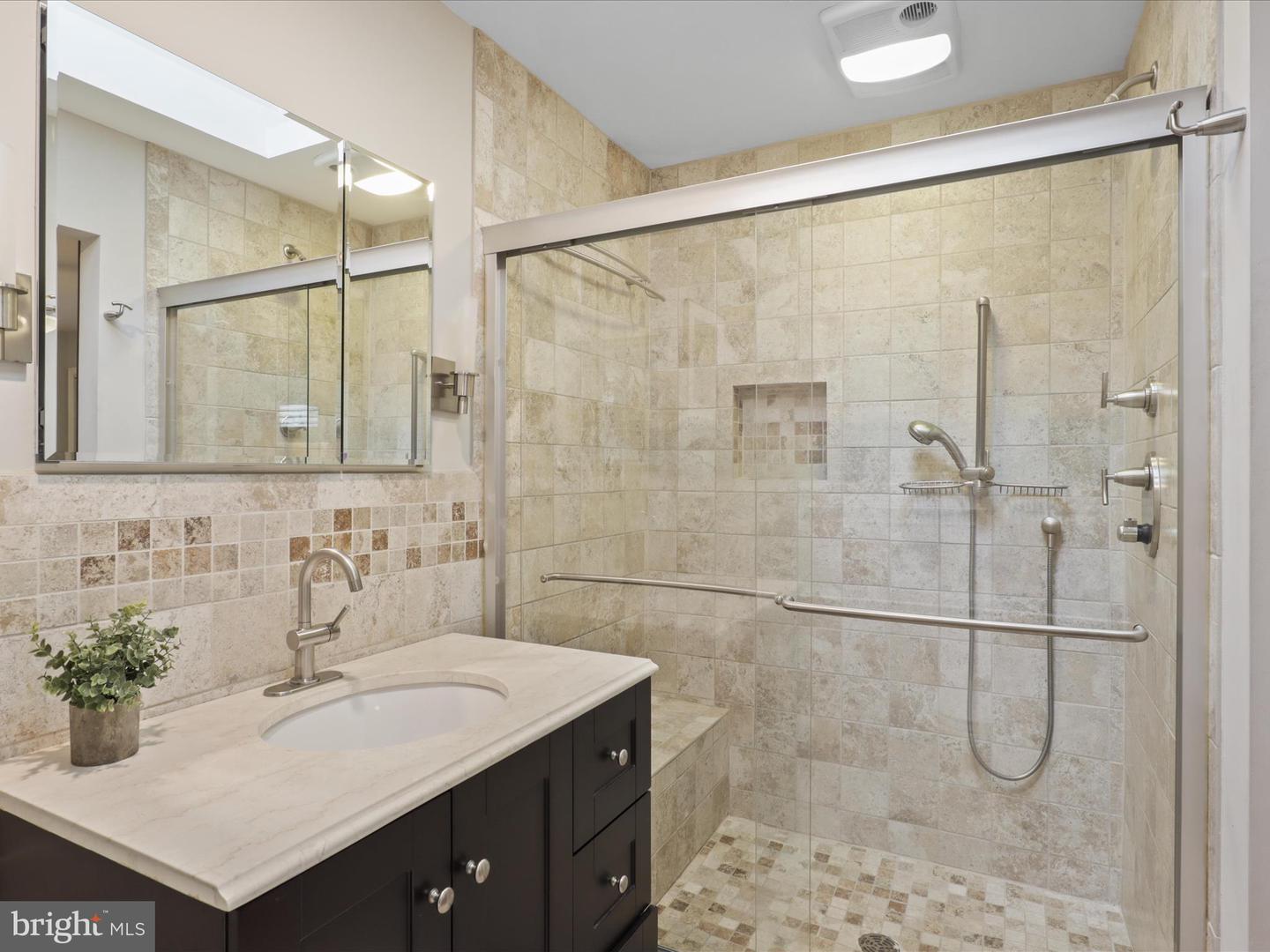 6330 GENTELE CT, ALEXANDRIA, Virginia 22310, 3 Bedrooms Bedrooms, ,3 BathroomsBathrooms,Residential,For sale,6330 GENTELE CT,VAFX2272758 MLS # VAFX2272758