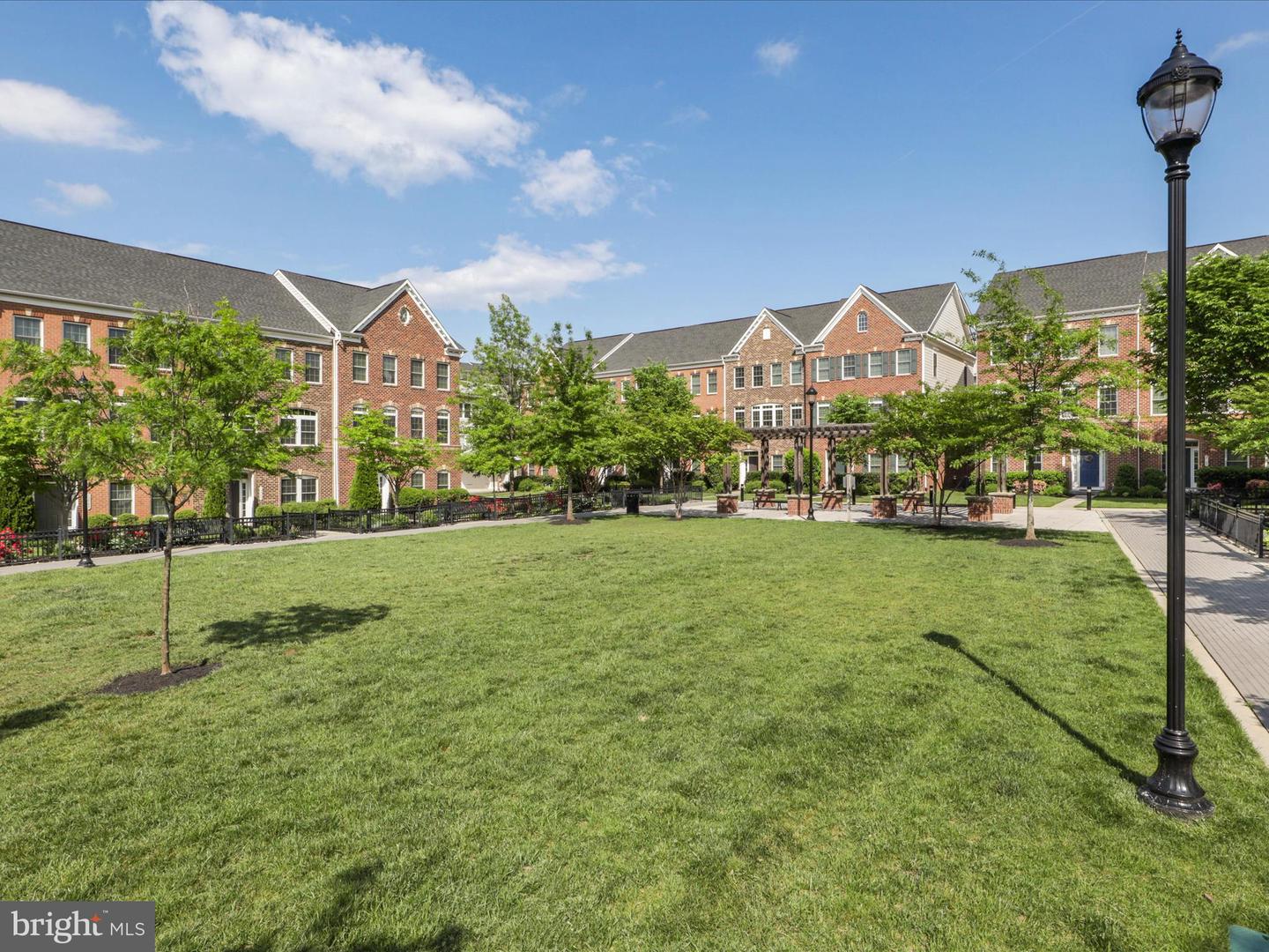 13724 NEIL ARMSTRONG AVE #408, HERNDON, Virginia 20171, 2 Bedrooms Bedrooms, ,2 BathroomsBathrooms,Residential,For sale,13724 NEIL ARMSTRONG AVE #408,VAFX2272760 MLS # VAFX2272760