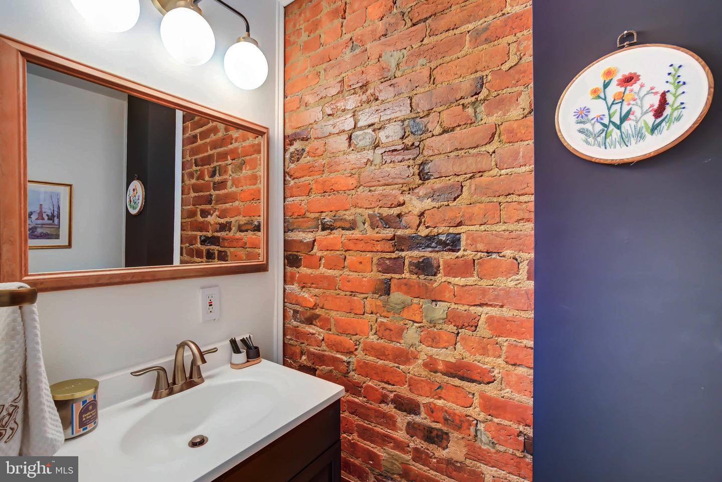 1350 C ST NE, WASHINGTON, District Of Columbia 20002, 2 Bedrooms Bedrooms, ,1 BathroomBathrooms,Residential,For sale,1350 C ST NE,DCDC2225574 MLS # DCDC2225574