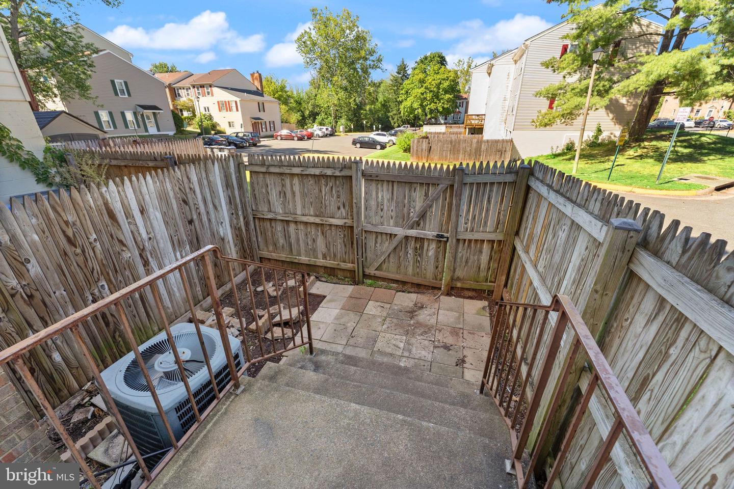 13838 BEAUJOLAIS CT, CHANTILLY, Virginia 20151, 2 Bedrooms Bedrooms, ,1 BathroomBathrooms,Residential,For sale,13838 BEAUJOLAIS CT,VAFX2272762 MLS # VAFX2272762