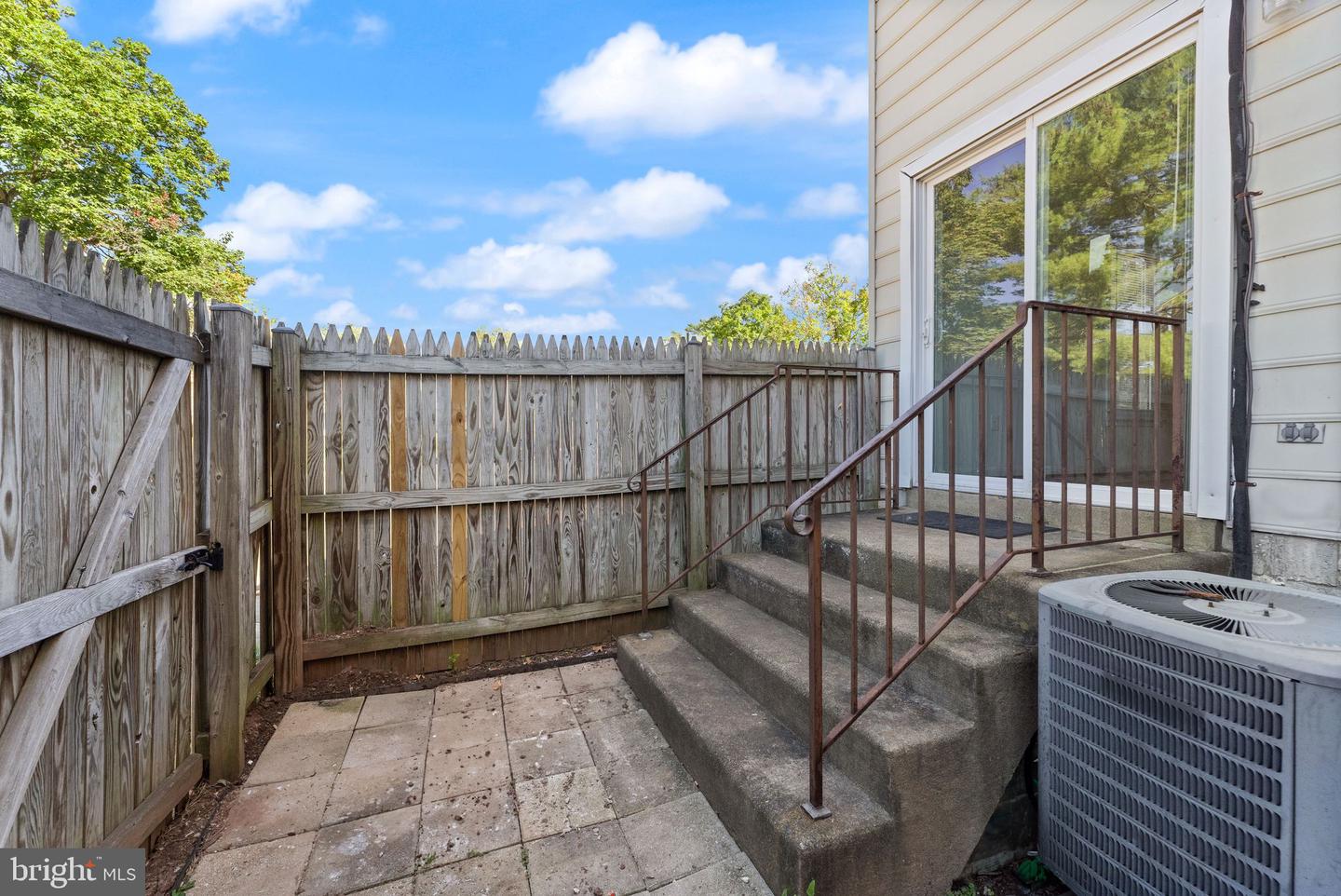 13838 BEAUJOLAIS CT, CHANTILLY, Virginia 20151, 2 Bedrooms Bedrooms, ,1 BathroomBathrooms,Residential,For sale,13838 BEAUJOLAIS CT,VAFX2272762 MLS # VAFX2272762