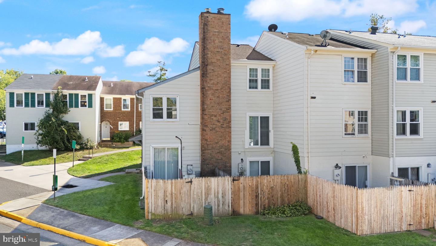 13838 BEAUJOLAIS CT, CHANTILLY, Virginia 20151, 2 Bedrooms Bedrooms, ,1 BathroomBathrooms,Residential,For sale,13838 BEAUJOLAIS CT,VAFX2272762 MLS # VAFX2272762
