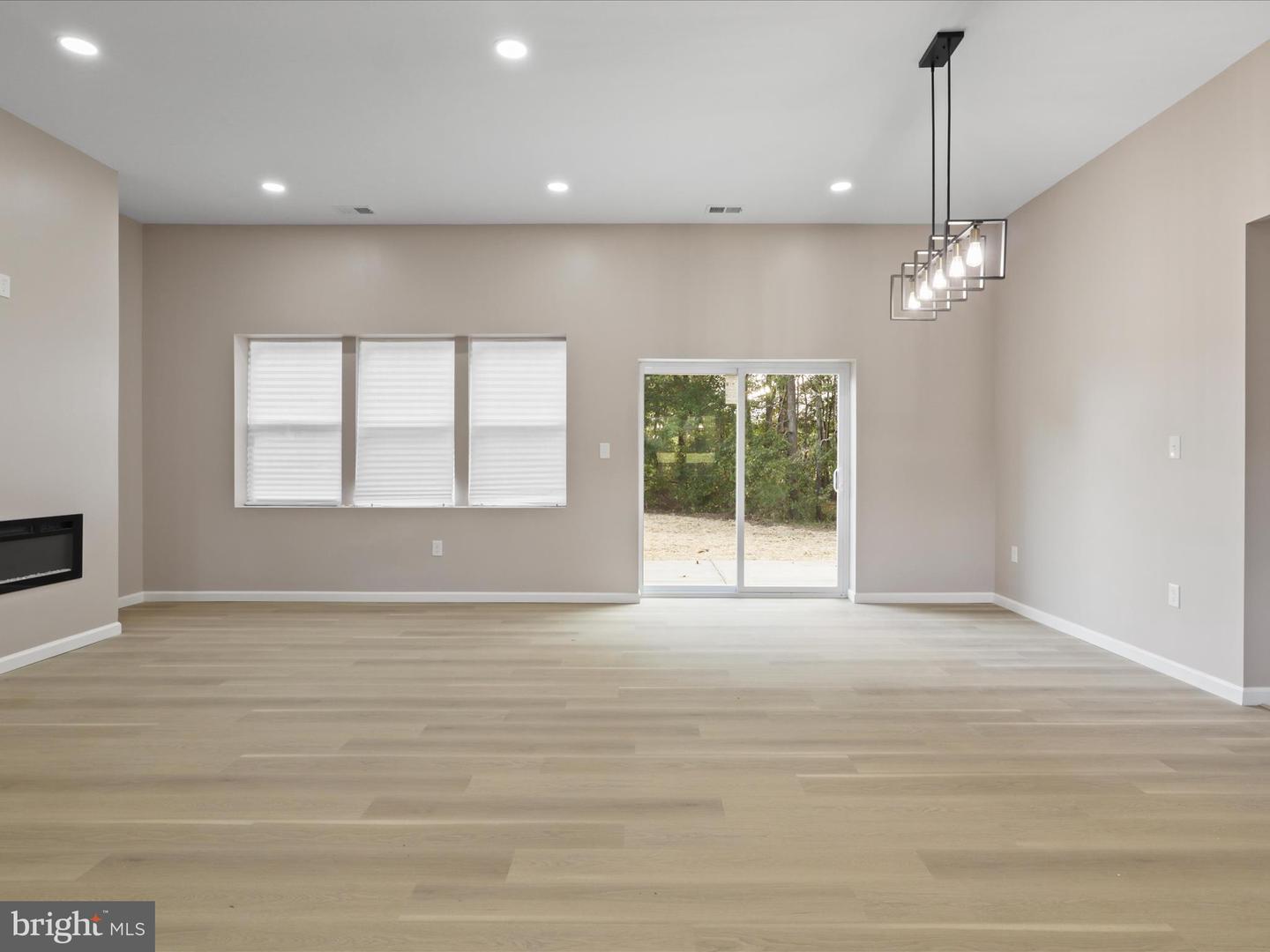 8039 CHANCELLOR RD, FREDERICKSBURG, Virginia 22407, 5 Bedrooms Bedrooms, ,4 BathroomsBathrooms,Residential,For sale,8039 CHANCELLOR RD,VASP2036706 MLS # VASP2036706