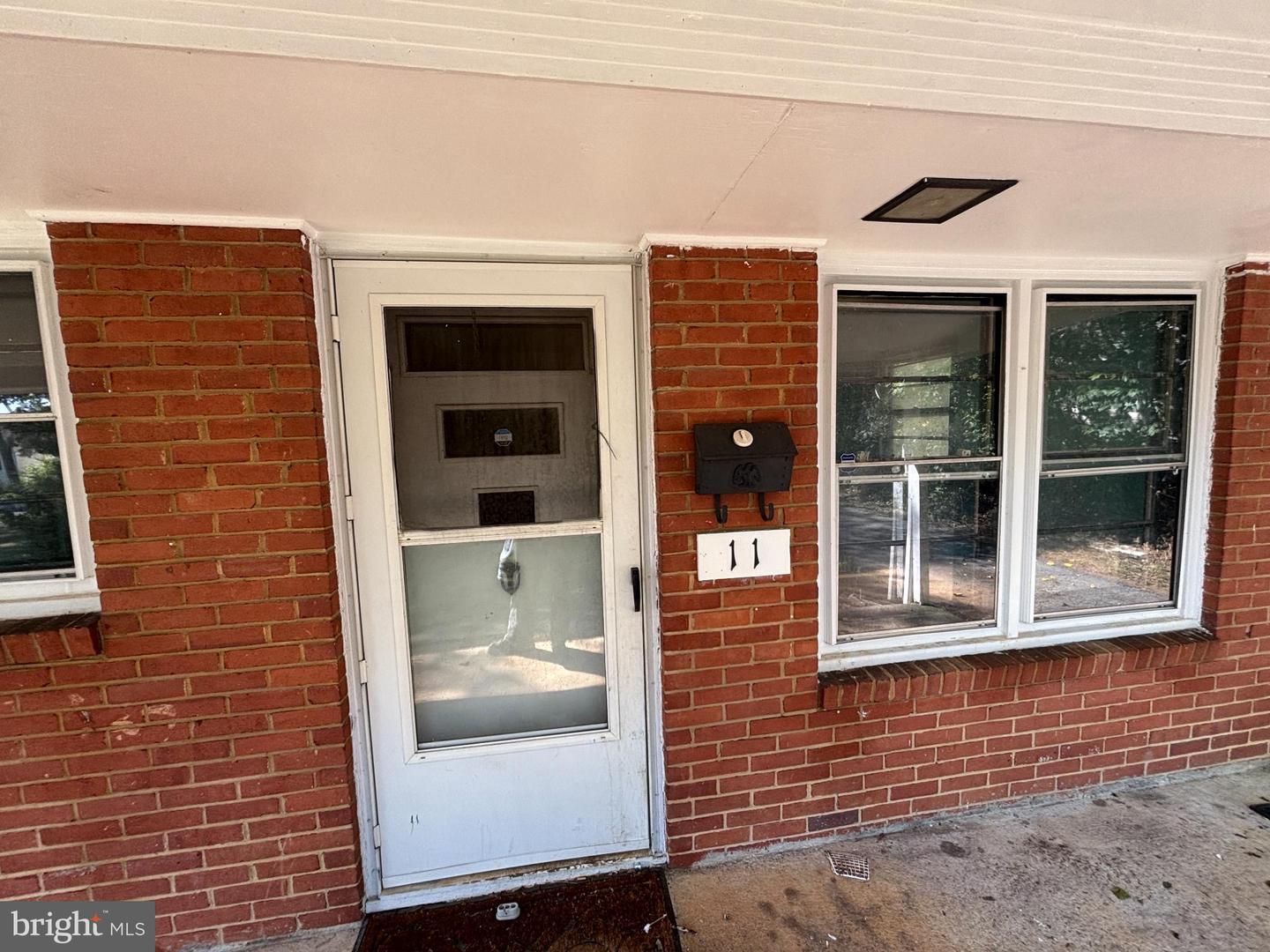 11 S EUCLID AVE, WINCHESTER, Virginia 22601, 3 Bedrooms Bedrooms, 4 Rooms Rooms,1 BathroomBathrooms,Residential,For sale,11 S EUCLID AVE,VAWI2009196 MLS # VAWI2009196