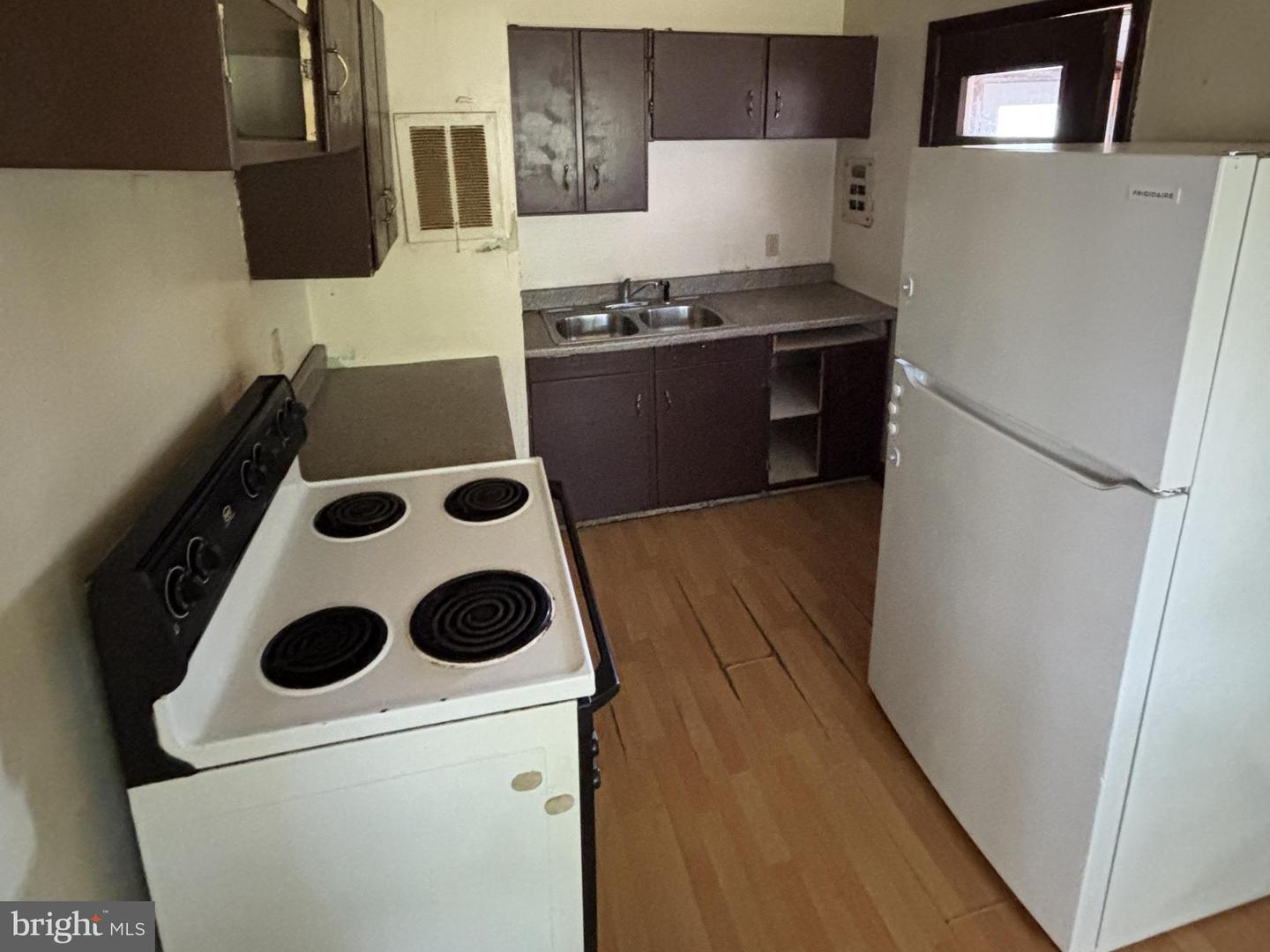 11 S EUCLID AVE, WINCHESTER, Virginia 22601, 3 Bedrooms Bedrooms, 4 Rooms Rooms,1 BathroomBathrooms,Residential,For sale,11 S EUCLID AVE,VAWI2009196 MLS # VAWI2009196