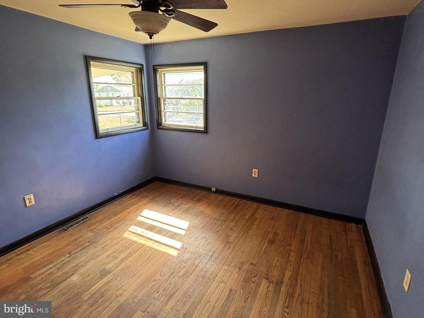 11 S EUCLID AVE, WINCHESTER, Virginia 22601, 3 Bedrooms Bedrooms, 4 Rooms Rooms,1 BathroomBathrooms,Residential,For sale,11 S EUCLID AVE,VAWI2009196 MLS # VAWI2009196