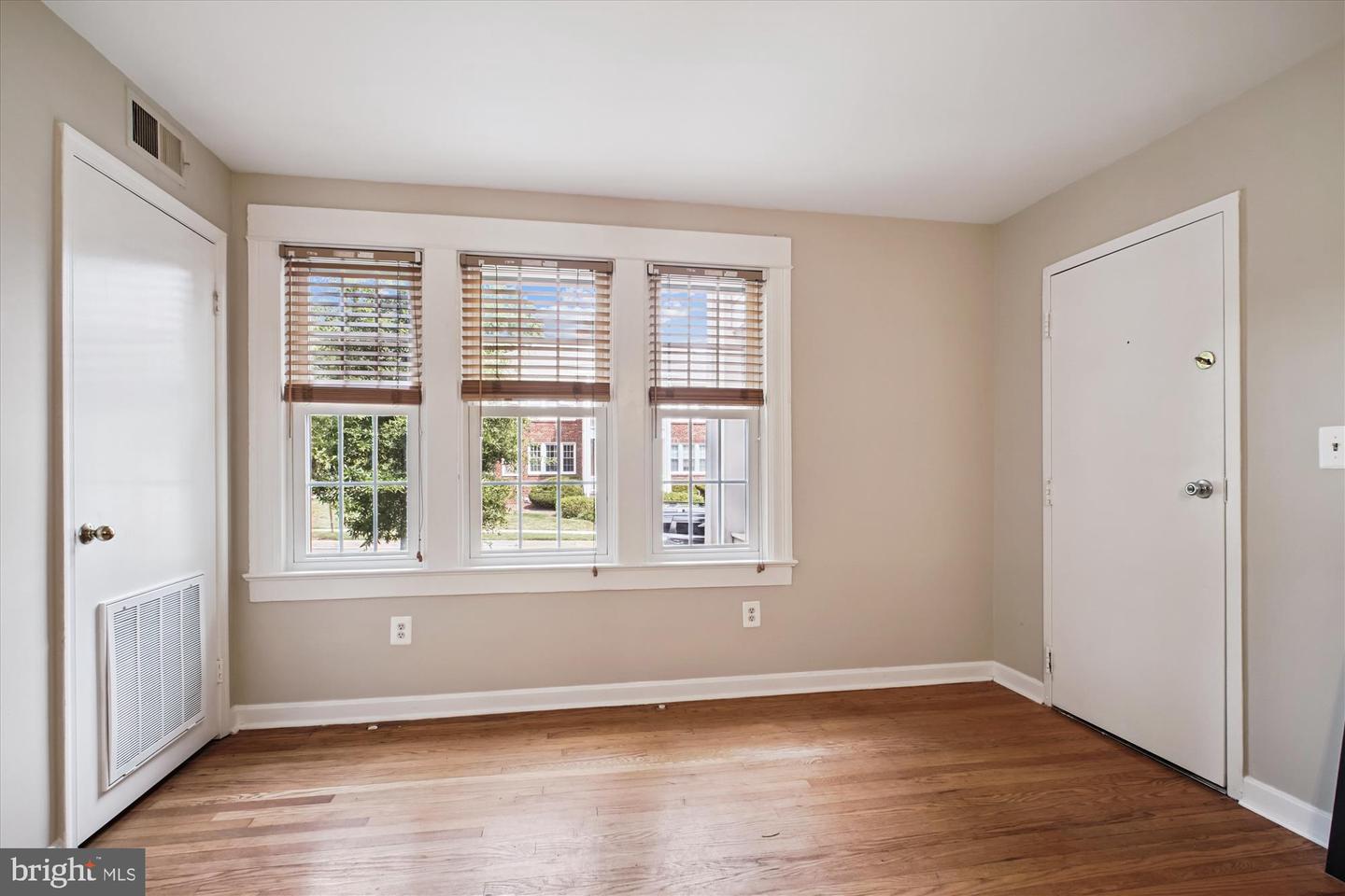 1706 DEWITT AVE #A, ALEXANDRIA, Virginia 22301, 1 Bedroom Bedrooms, ,1 BathroomBathrooms,Residential,For sale,1706 DEWITT AVE #A,VAAX2050540 MLS # VAAX2050540