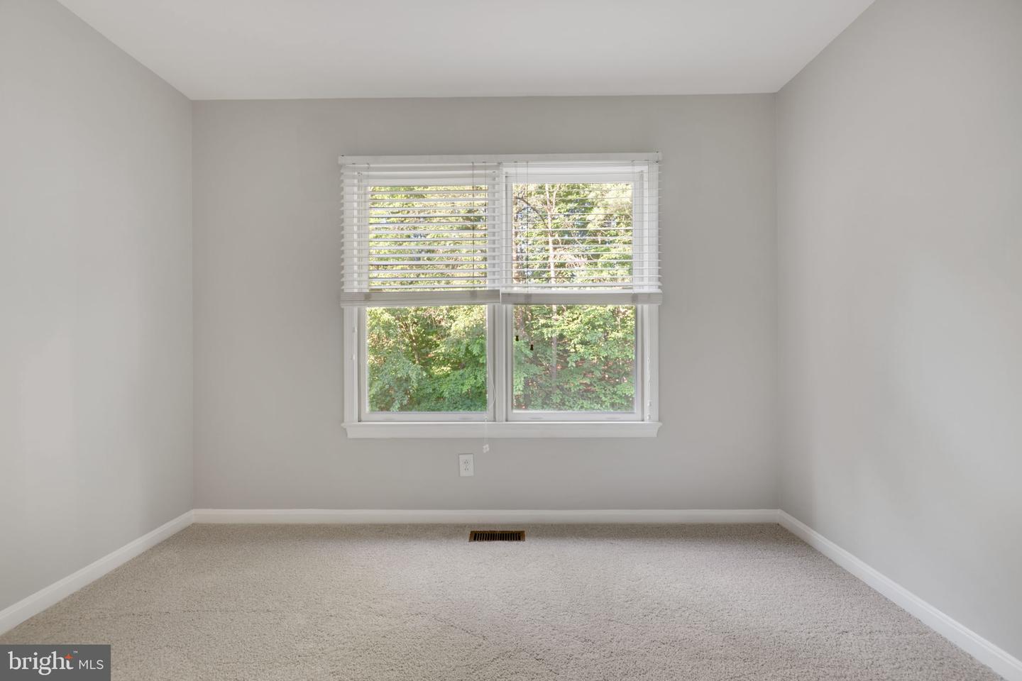 7267 OLDE LANTERN WAY, SPRINGFIELD, Virginia 22152, 3 Bedrooms Bedrooms, ,3 BathroomsBathrooms,Residential,For sale,7267 OLDE LANTERN WAY,VAFX2272850 MLS # VAFX2272850
