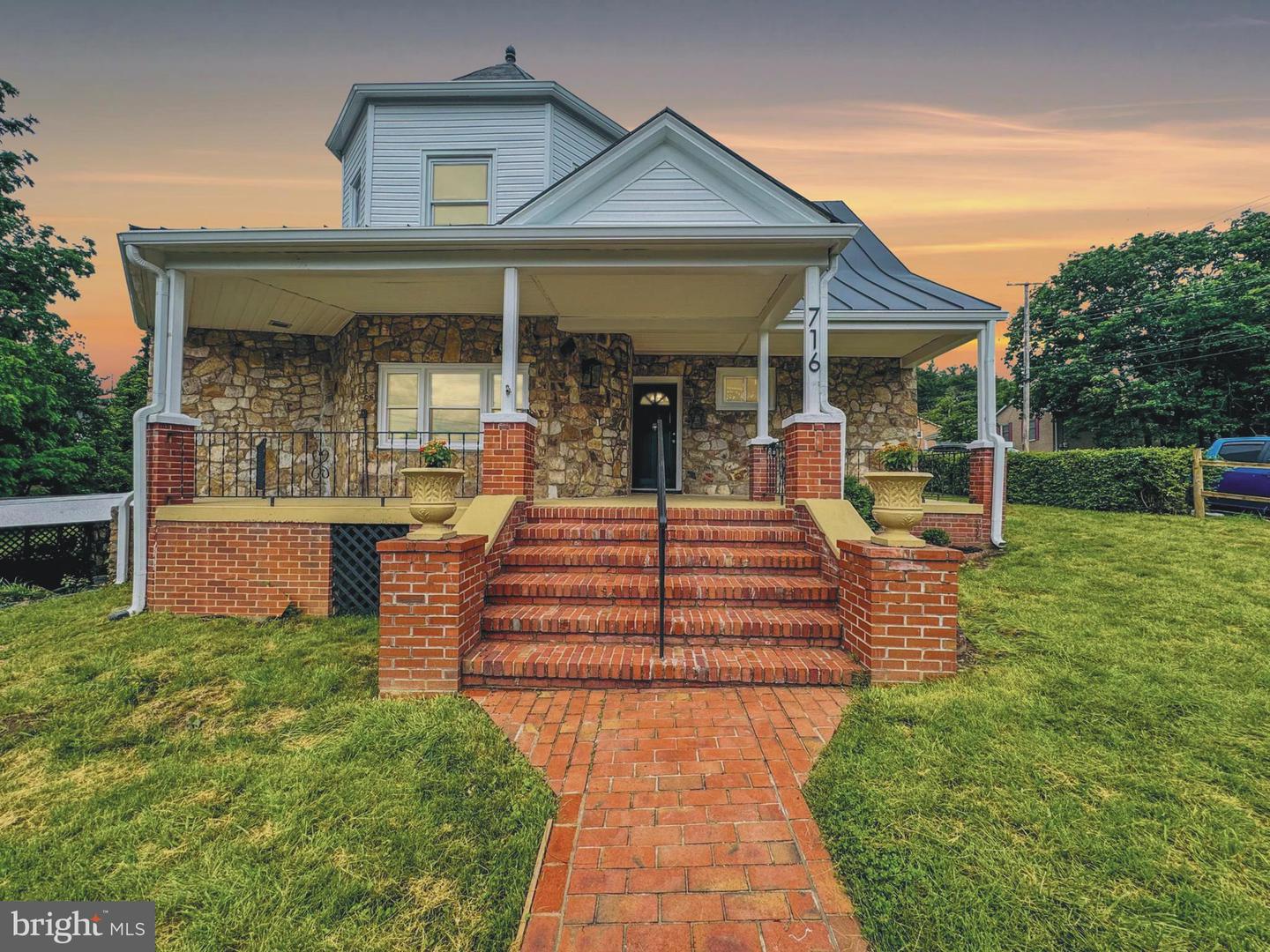 716 VILLA AVE, FRONT ROYAL, Virginia 22630, 4 Bedrooms Bedrooms, ,3 BathroomsBathrooms,Residential,For sale,716 VILLA AVE,VAWR2012494 MLS # VAWR2012494