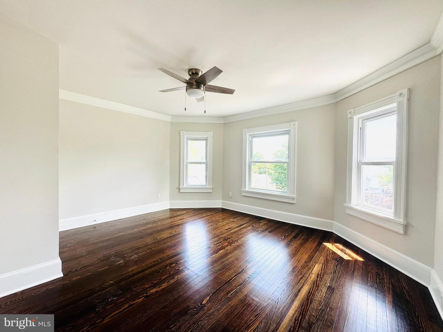 716 VILLA AVE, FRONT ROYAL, Virginia 22630, 4 Bedrooms Bedrooms, ,3 BathroomsBathrooms,Residential,For sale,716 VILLA AVE,VAWR2012494 MLS # VAWR2012494
