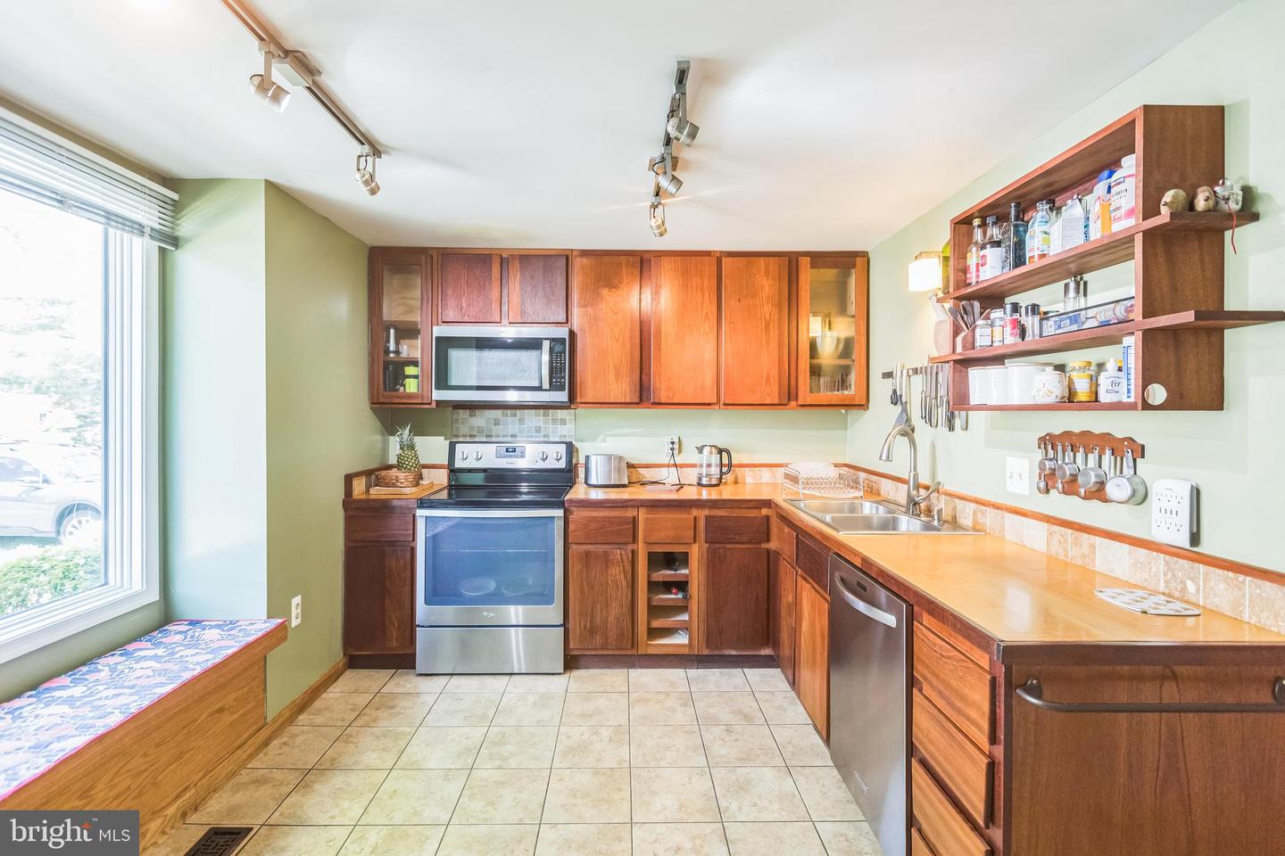 9427 CANDLEBERRY CT, BURKE, Virginia 22015, 3 Bedrooms Bedrooms, ,2 BathroomsBathrooms,Residential,For sale,9427 CANDLEBERRY CT,VAFX2235274 MLS # VAFX2235274