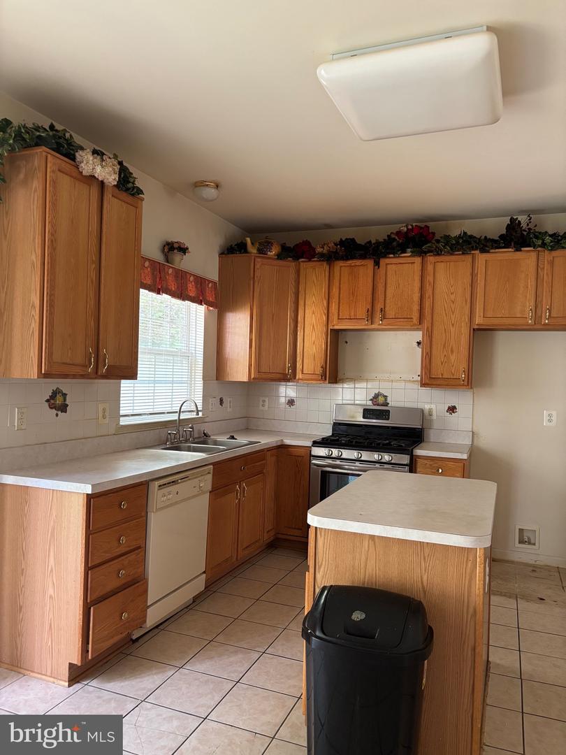 14595 CHARITY CT, WOODBRIDGE, Virginia 22193, 4 Bedrooms Bedrooms, ,3 BathroomsBathrooms,Residential,For sale,14595 CHARITY CT,VAPW2098774 MLS # VAPW2098774