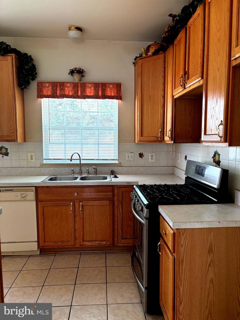 14595 CHARITY CT, WOODBRIDGE, Virginia 22193, 4 Bedrooms Bedrooms, ,3 BathroomsBathrooms,Residential,For sale,14595 CHARITY CT,VAPW2098774 MLS # VAPW2098774