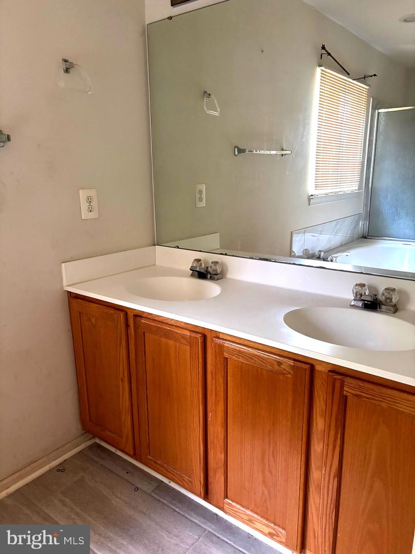 14595 CHARITY CT, WOODBRIDGE, Virginia 22193, 4 Bedrooms Bedrooms, ,3 BathroomsBathrooms,Residential,For sale,14595 CHARITY CT,VAPW2098774 MLS # VAPW2098774