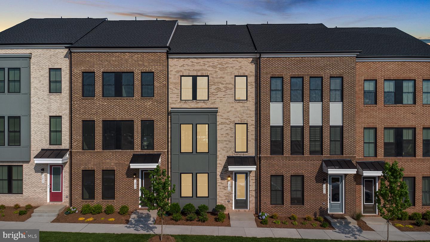 13928 AVIATION PL, HERNDON, Virginia 20171, 4 Bedrooms Bedrooms, ,3 BathroomsBathrooms,Residential,For sale,13928 AVIATION PL,VAFX2255146 MLS # VAFX2255146