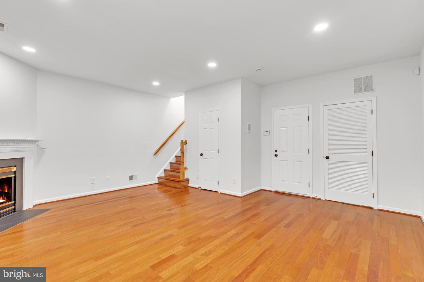 2506 JAMES MONROE CIR, HERNDON, Virginia 20171, 3 Bedrooms Bedrooms, ,2 BathroomsBathrooms,Residential,For sale,2506 JAMES MONROE CIR,VAFX2258206 MLS # VAFX2258206
