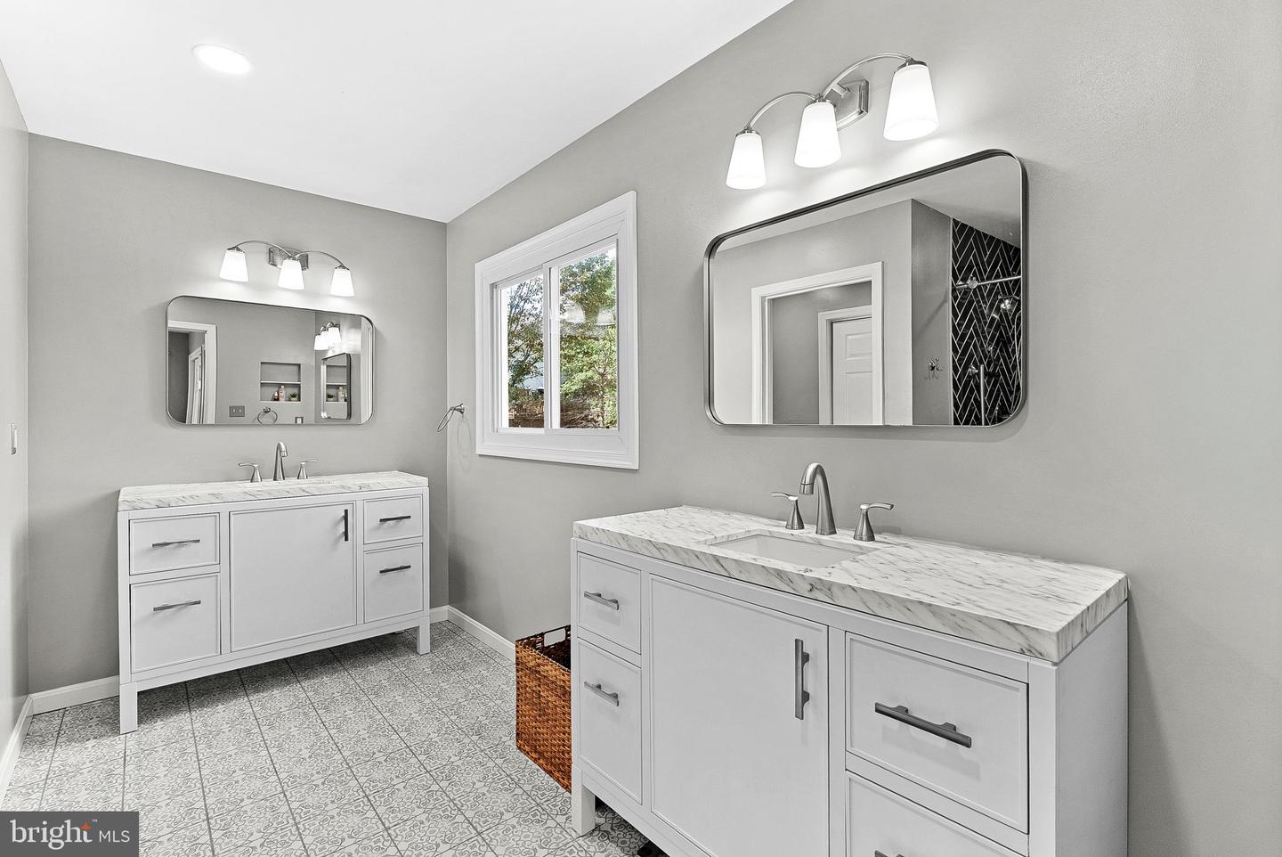 17313 PICKWICK DR, PURCELLVILLE, Virginia 20132, 5 Bedrooms Bedrooms, ,3 BathroomsBathrooms,Residential,For sale,17313 PICKWICK DR,VALO2104670 MLS # VALO2104670