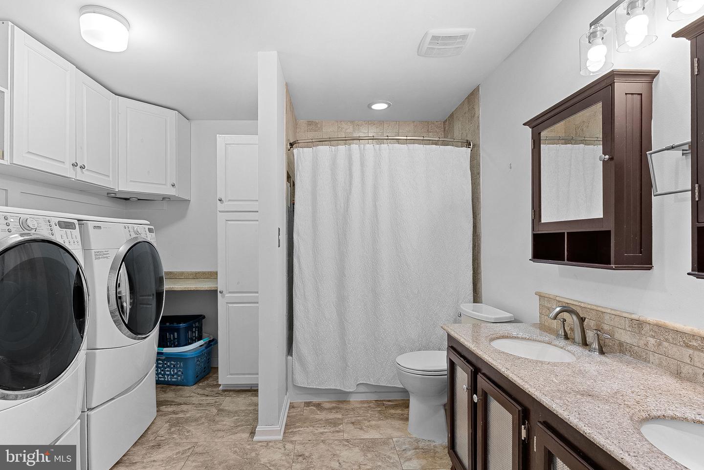 17313 PICKWICK DR, PURCELLVILLE, Virginia 20132, 5 Bedrooms Bedrooms, ,3 BathroomsBathrooms,Residential,For sale,17313 PICKWICK DR,VALO2104670 MLS # VALO2104670