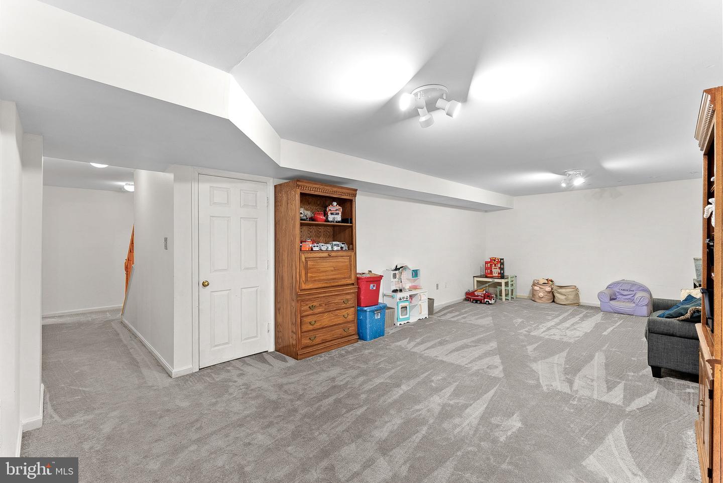 17313 PICKWICK DR, PURCELLVILLE, Virginia 20132, 5 Bedrooms Bedrooms, ,3 BathroomsBathrooms,Residential,For sale,17313 PICKWICK DR,VALO2104670 MLS # VALO2104670