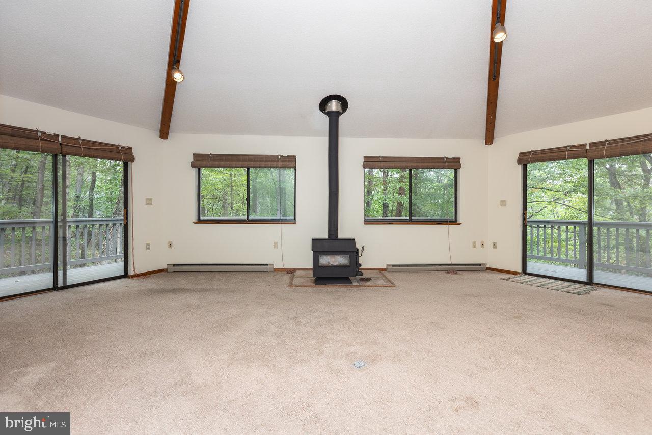 130 CONGERS LN, MCGAHEYSVILLE, Virginia 22840, 4 Bedrooms Bedrooms, ,3 BathroomsBathrooms,Residential,For sale,130 CONGERS LN,VARO2002508 MLS # VARO2002508