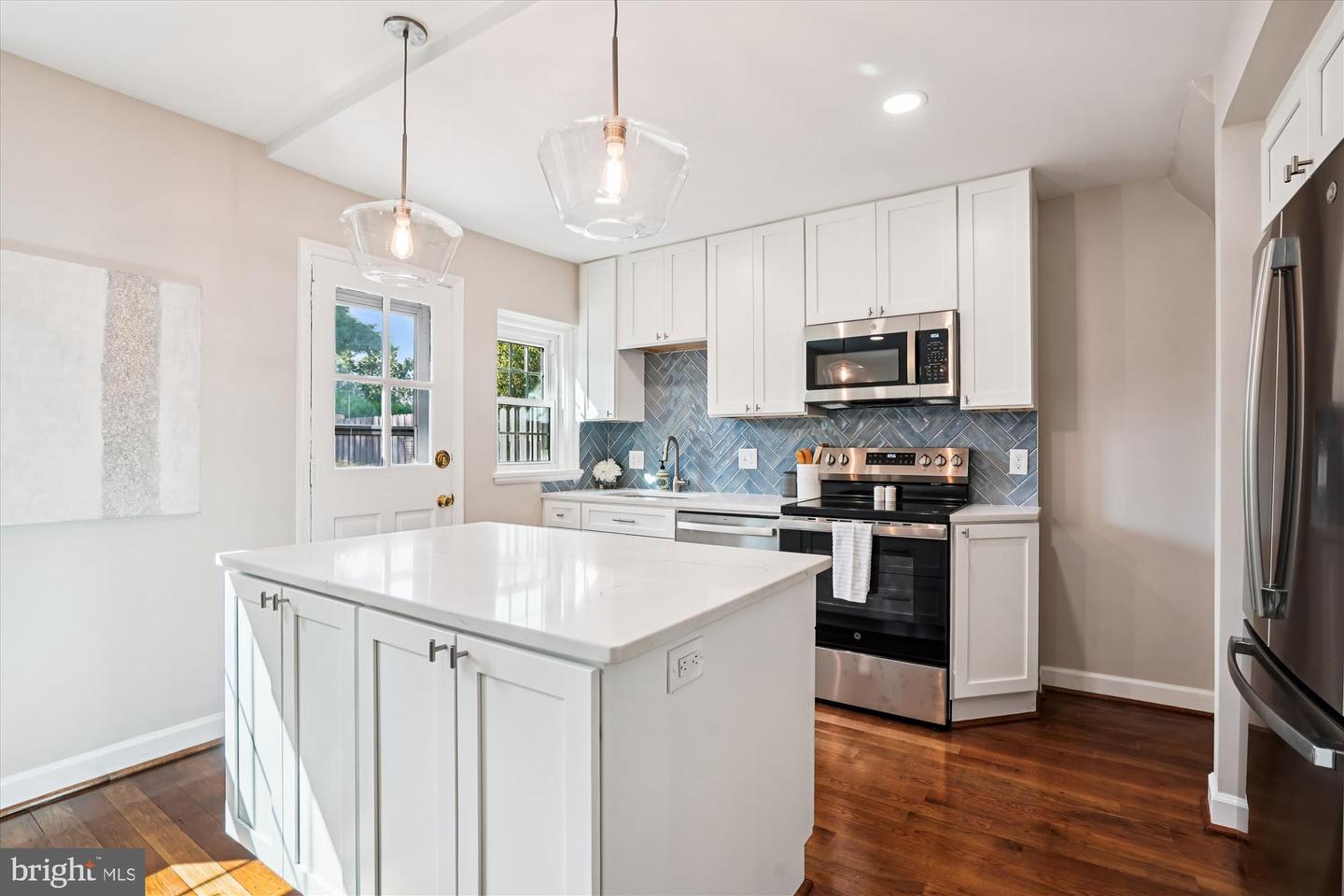 4642 31ST RD S, ARLINGTON, Virginia 22206, 3 Bedrooms Bedrooms, ,2 BathroomsBathrooms,Residential,For sale,4642 31ST RD S,VAAR2062706 MLS # VAAR2062706
