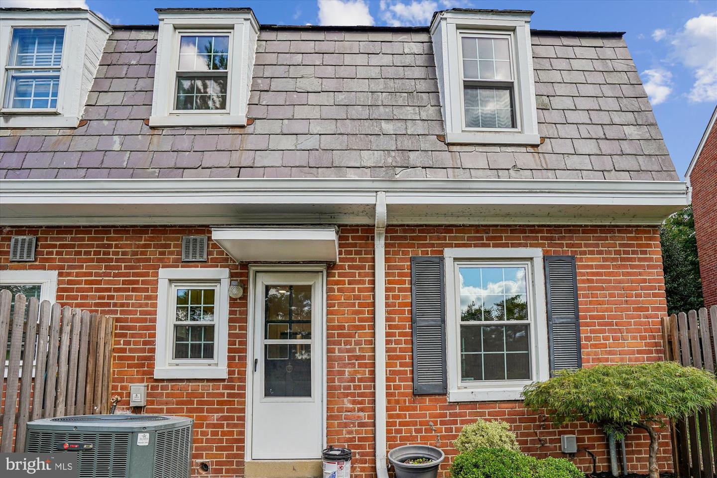 4642 31ST RD S, ARLINGTON, Virginia 22206, 3 Bedrooms Bedrooms, ,2 BathroomsBathrooms,Residential,For sale,4642 31ST RD S,VAAR2062706 MLS # VAAR2062706