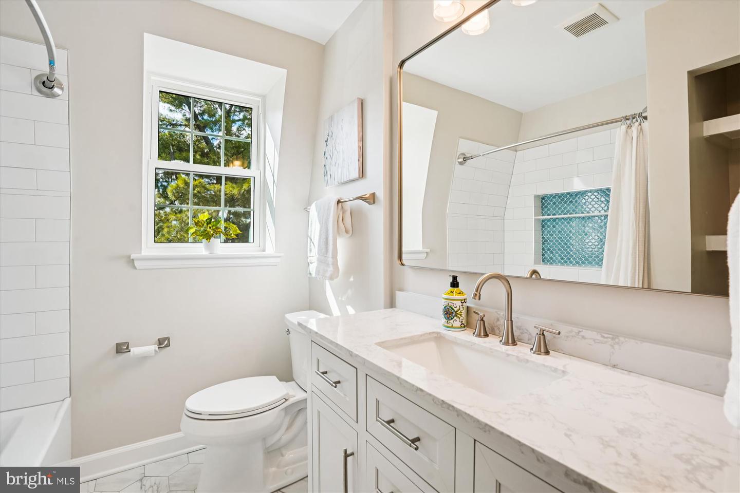 4642 31ST RD S, ARLINGTON, Virginia 22206, 3 Bedrooms Bedrooms, ,2 BathroomsBathrooms,Residential,For sale,4642 31ST RD S,VAAR2062706 MLS # VAAR2062706