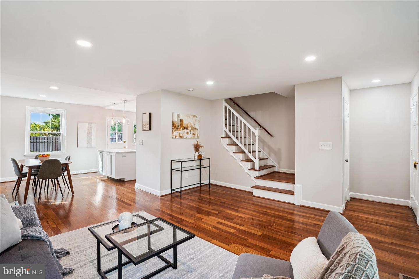 4642 31ST RD S, ARLINGTON, Virginia 22206, 3 Bedrooms Bedrooms, ,2 BathroomsBathrooms,Residential,For sale,4642 31ST RD S,VAAR2062706 MLS # VAAR2062706