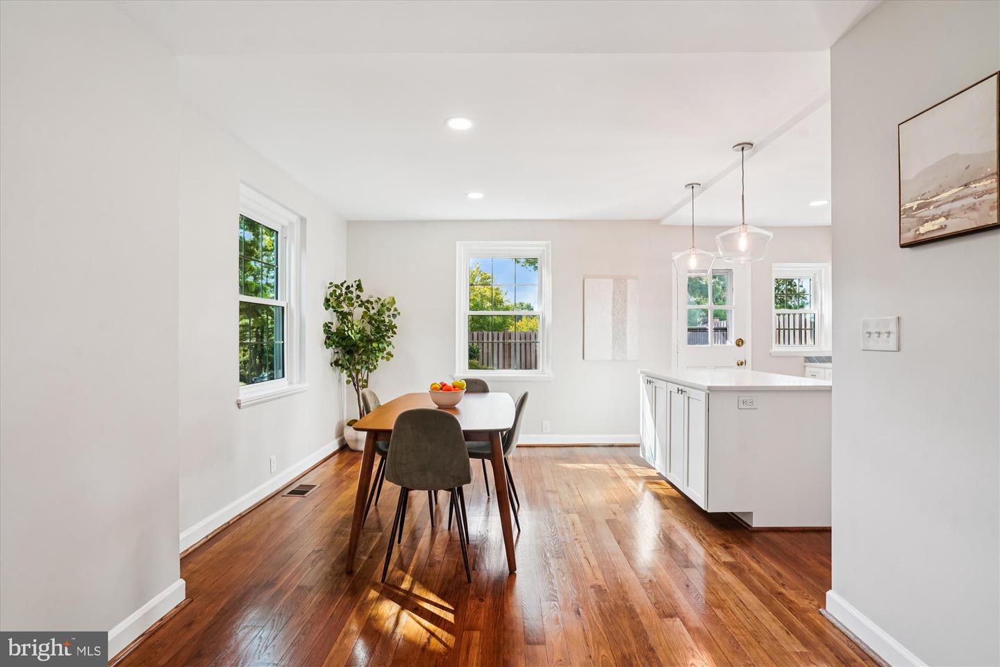 4642 31ST RD S, ARLINGTON, Virginia 22206, 3 Bedrooms Bedrooms, ,2 BathroomsBathrooms,Residential,For sale,4642 31ST RD S,VAAR2062706 MLS # VAAR2062706