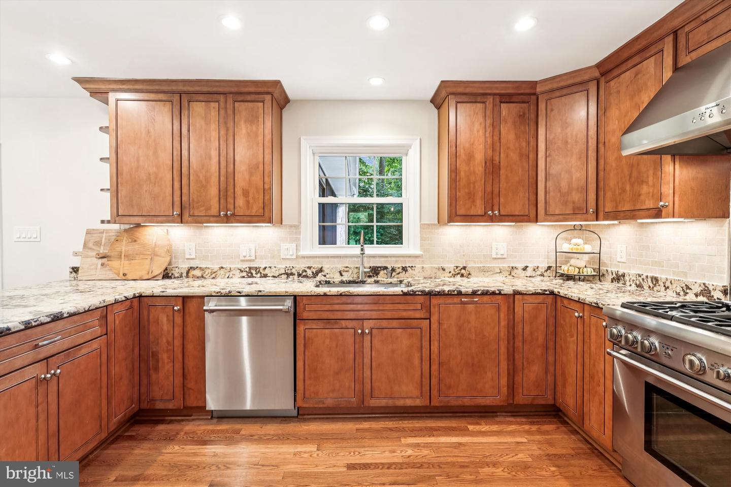 8221 CAPTAIN HAWKINS CT, ANNANDALE, Virginia 22003, 4 Bedrooms Bedrooms, ,2 BathroomsBathrooms,Residential,For sale,8221 CAPTAIN HAWKINS CT,VAFX2263450 MLS # VAFX2263450