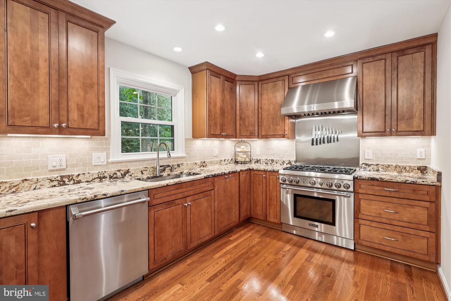 8221 CAPTAIN HAWKINS CT, ANNANDALE, Virginia 22003, 4 Bedrooms Bedrooms, ,2 BathroomsBathrooms,Residential,For sale,8221 CAPTAIN HAWKINS CT,VAFX2263450 MLS # VAFX2263450