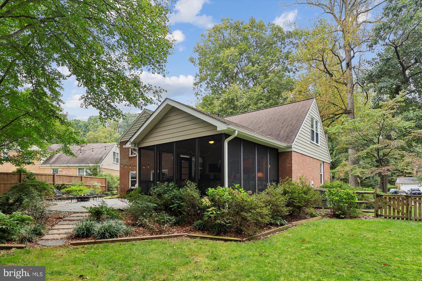 8221 CAPTAIN HAWKINS CT, ANNANDALE, Virginia 22003, 4 Bedrooms Bedrooms, ,2 BathroomsBathrooms,Residential,For sale,8221 CAPTAIN HAWKINS CT,VAFX2263450 MLS # VAFX2263450