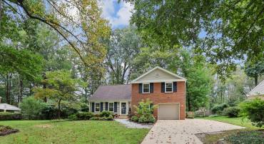 8221 CAPTAIN HAWKINS CT, ANNANDALE, Virginia 22003, 4 Bedrooms Bedrooms, ,2 BathroomsBathrooms,Residential,For sale,8221 CAPTAIN HAWKINS CT,VAFX2263450 MLS # VAFX2263450