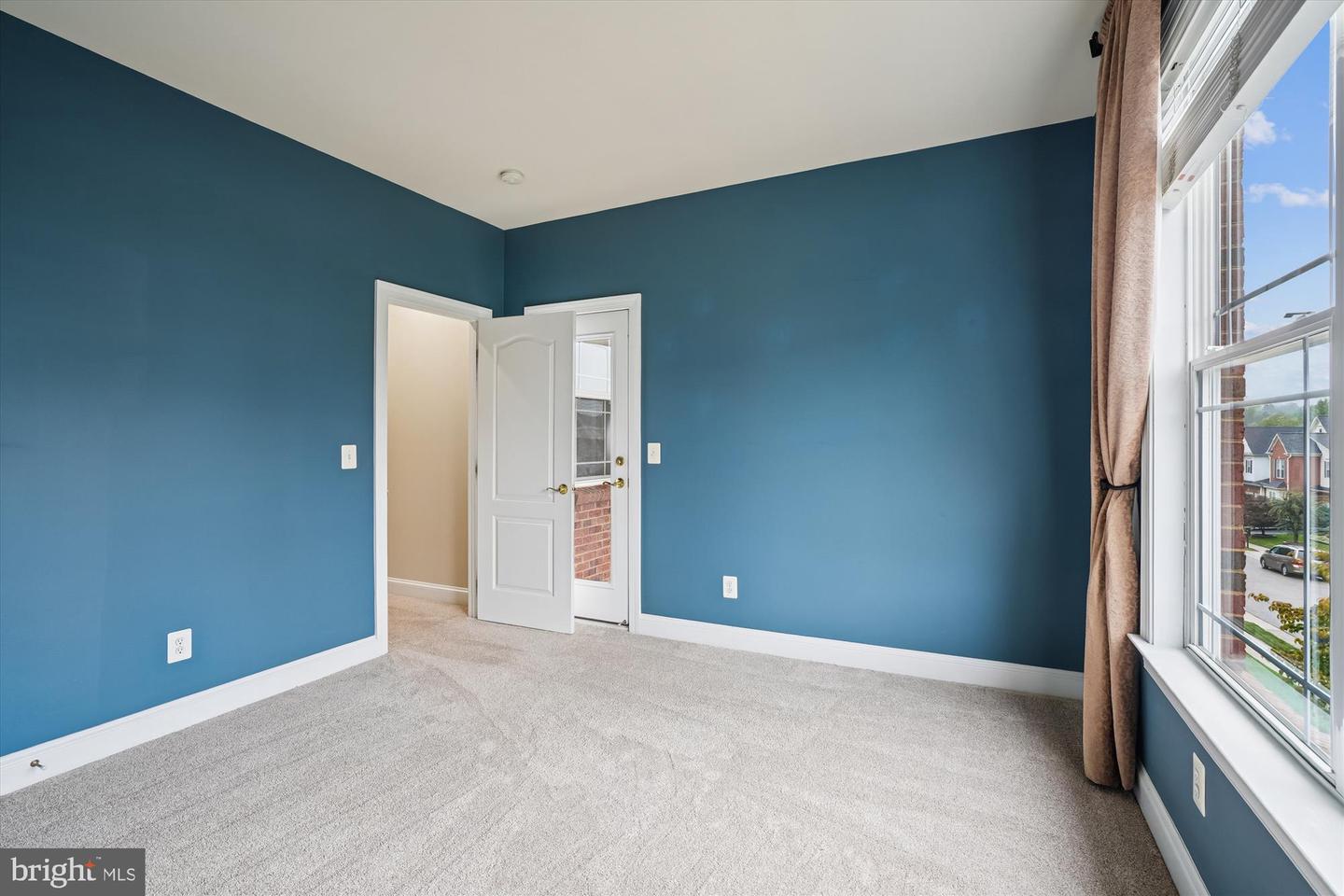 8761 FLOWERING DOGWOOD LN, LORTON, Virginia 22079, 6 Bedrooms Bedrooms, ,3 BathroomsBathrooms,Residential,For sale,8761 FLOWERING DOGWOOD LN,VAFX2266914 MLS # VAFX2266914