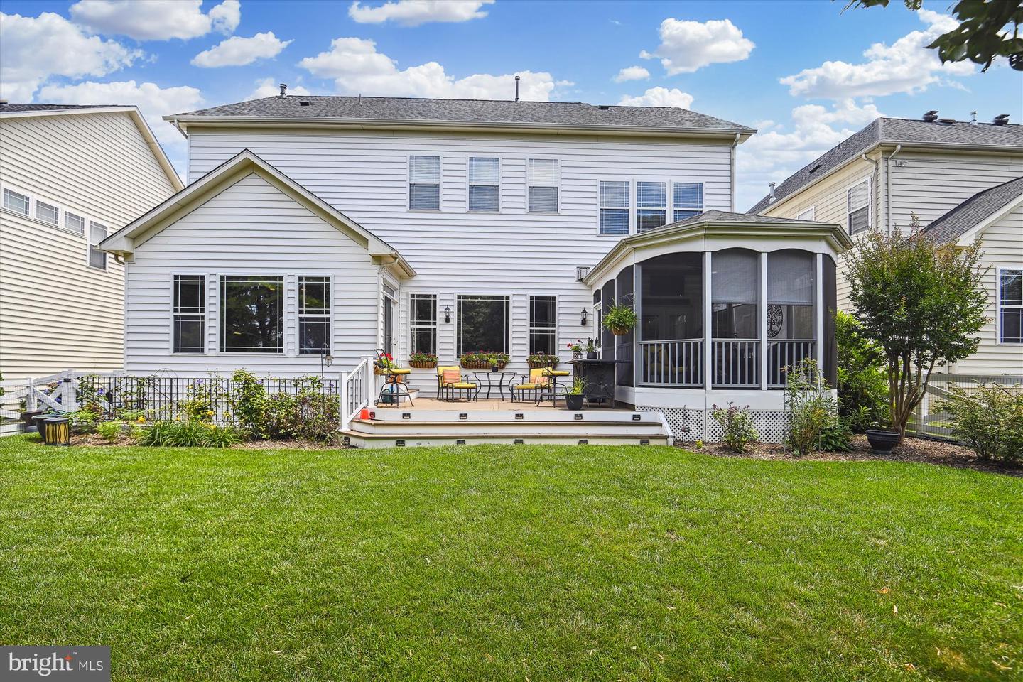 8761 FLOWERING DOGWOOD LN, LORTON, Virginia 22079, 6 Bedrooms Bedrooms, ,3 BathroomsBathrooms,Residential,For sale,8761 FLOWERING DOGWOOD LN,VAFX2266914 MLS # VAFX2266914