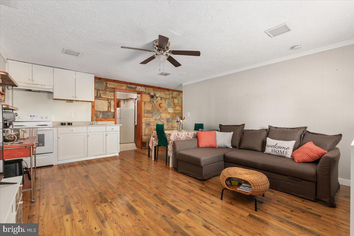 9019 SUDLEY RD, MANASSAS, Virginia 20110, 4 Bedrooms Bedrooms, ,3 BathroomsBathrooms,Residential,For sale,9019 SUDLEY RD,VAMN2009354 MLS # VAMN2009354